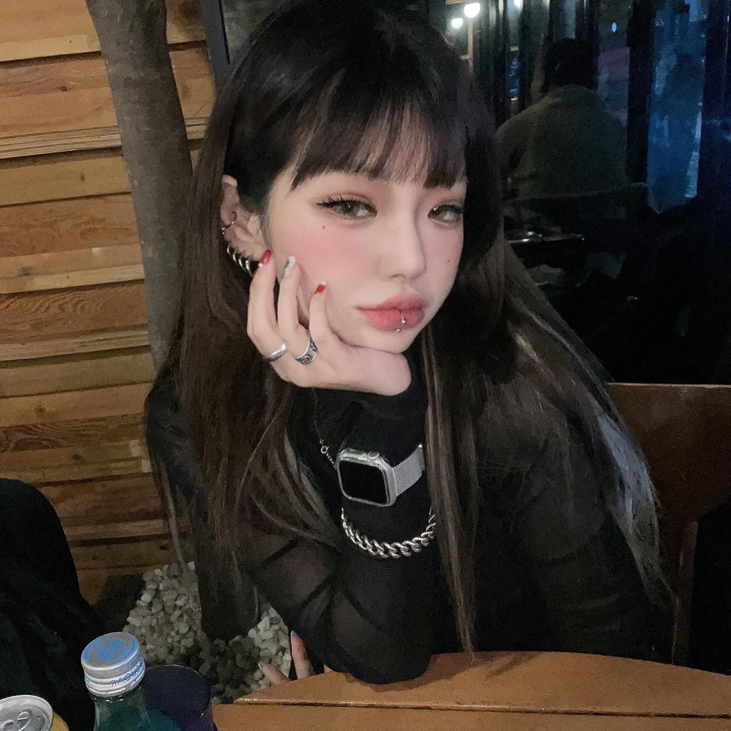 Gucci Double G Ring Silver Aged Finish, Apple Watch SE 40mm GPS Silver Aluminium Case with Sport Loop Storm Blue (Korean Ver.) 착용 스타일