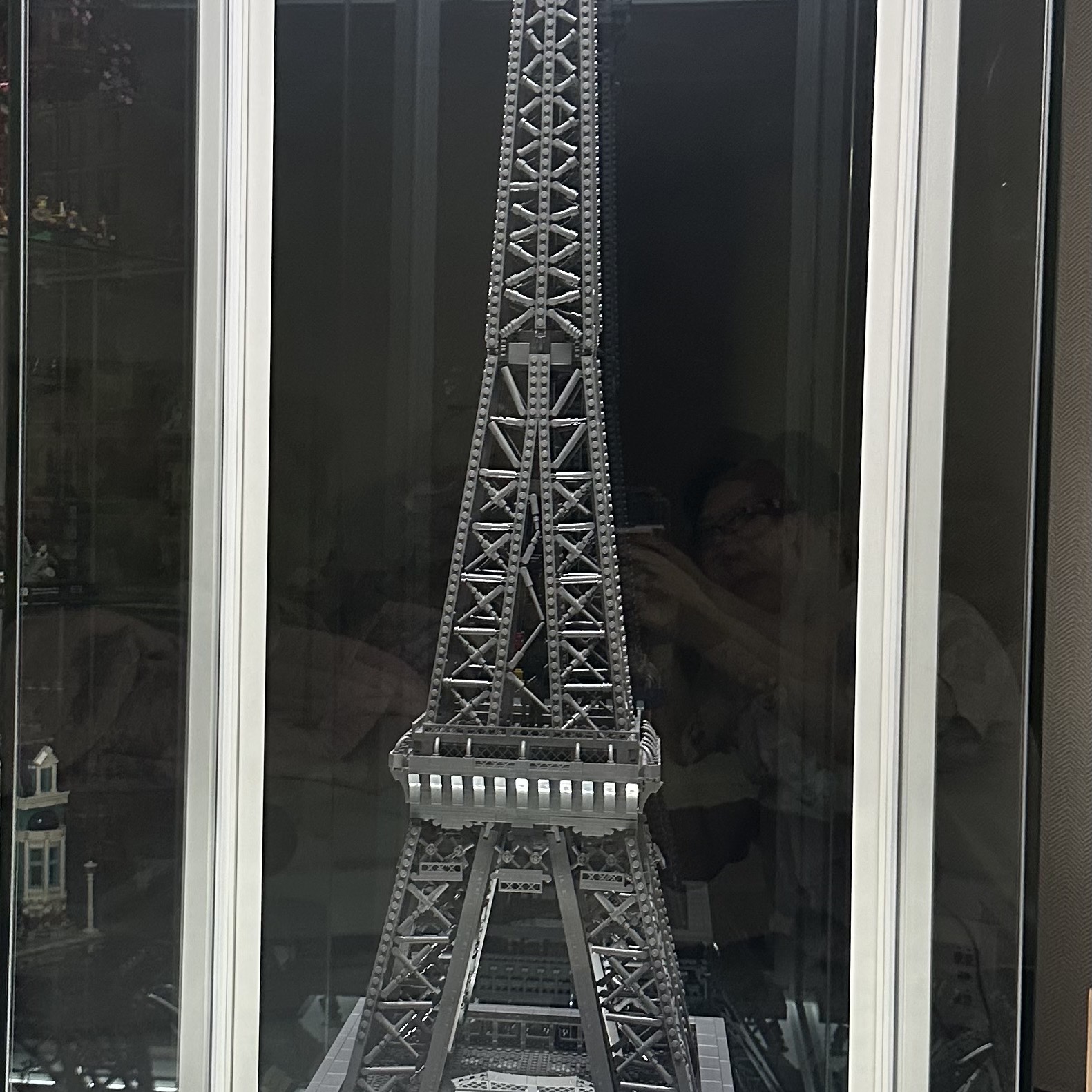 Lego The Eiffel Tower 착용 스타일 - 4