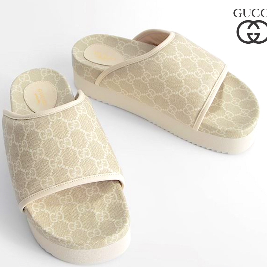 (W) Gucci Platform Slide Mystic White 착용 스타일 - 1
