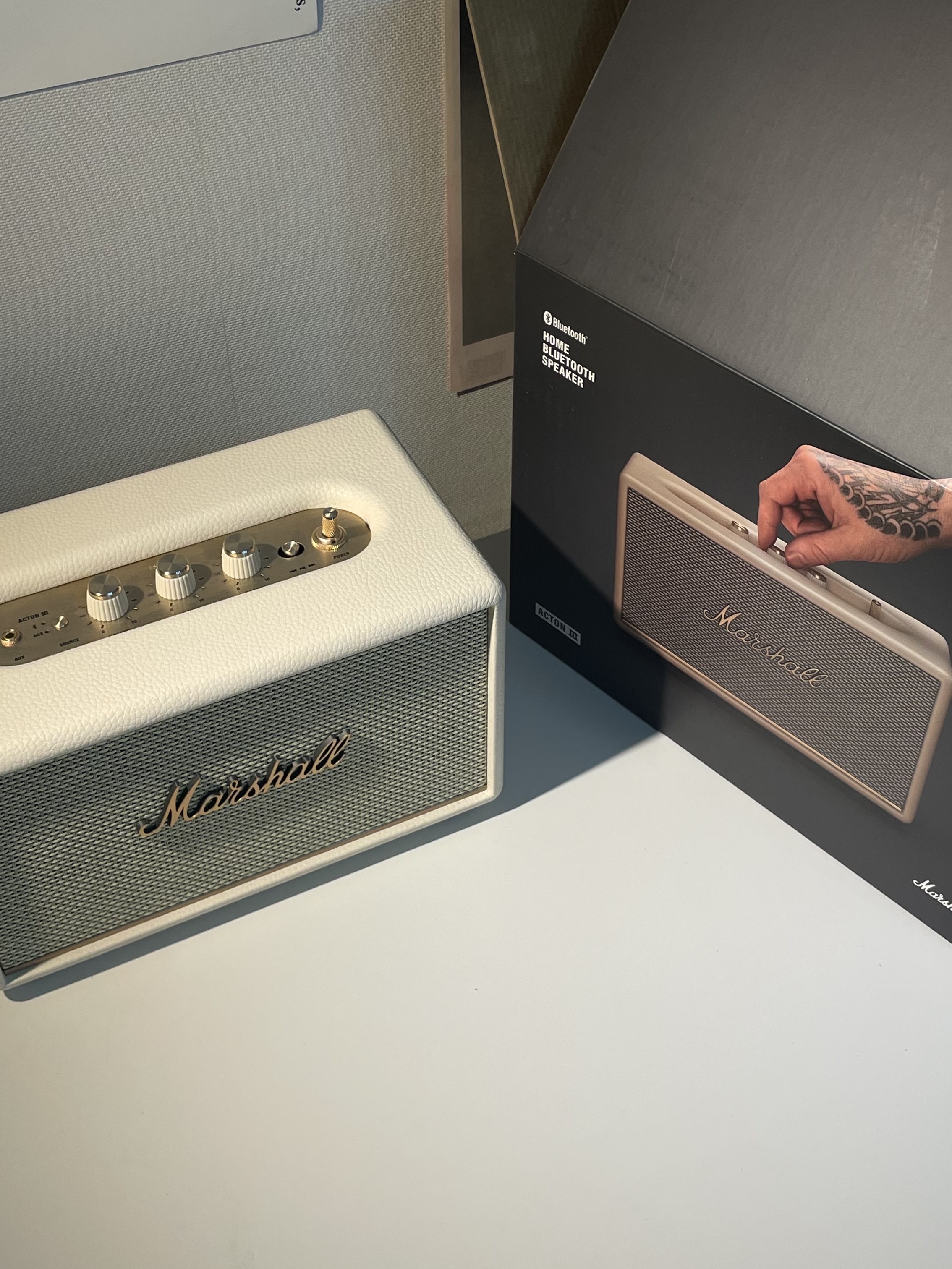Marshall Acton III Bluetooth Cream (Korean Ver.) 착용 스타일