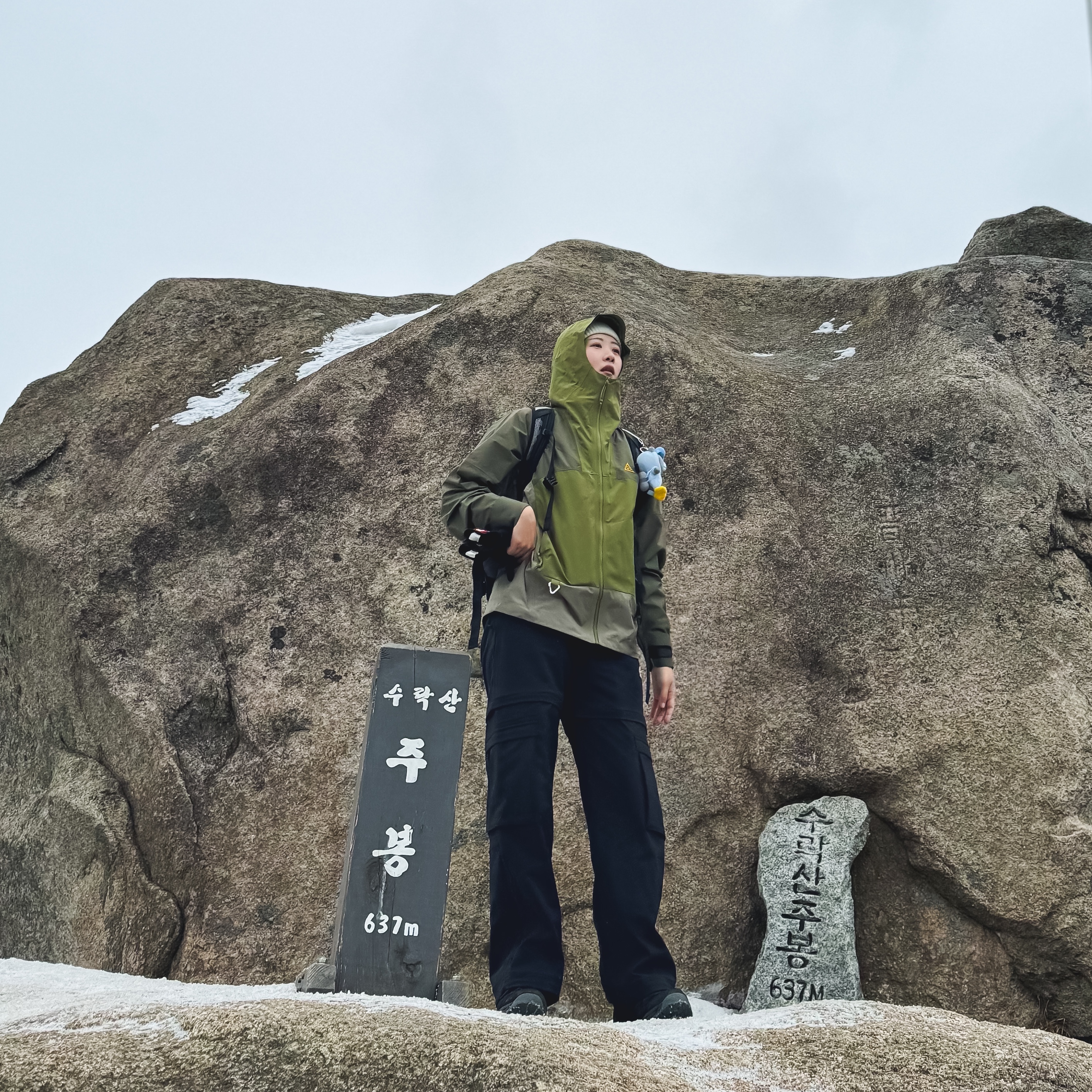 Nike ACG Storm-Fit ADV Cascade Rains Full Zip Shell Jacket Medium Olive - Asia, (W) Nike ACG Smith Summit Zip-Off Pants Black - Asia 착용 스타일