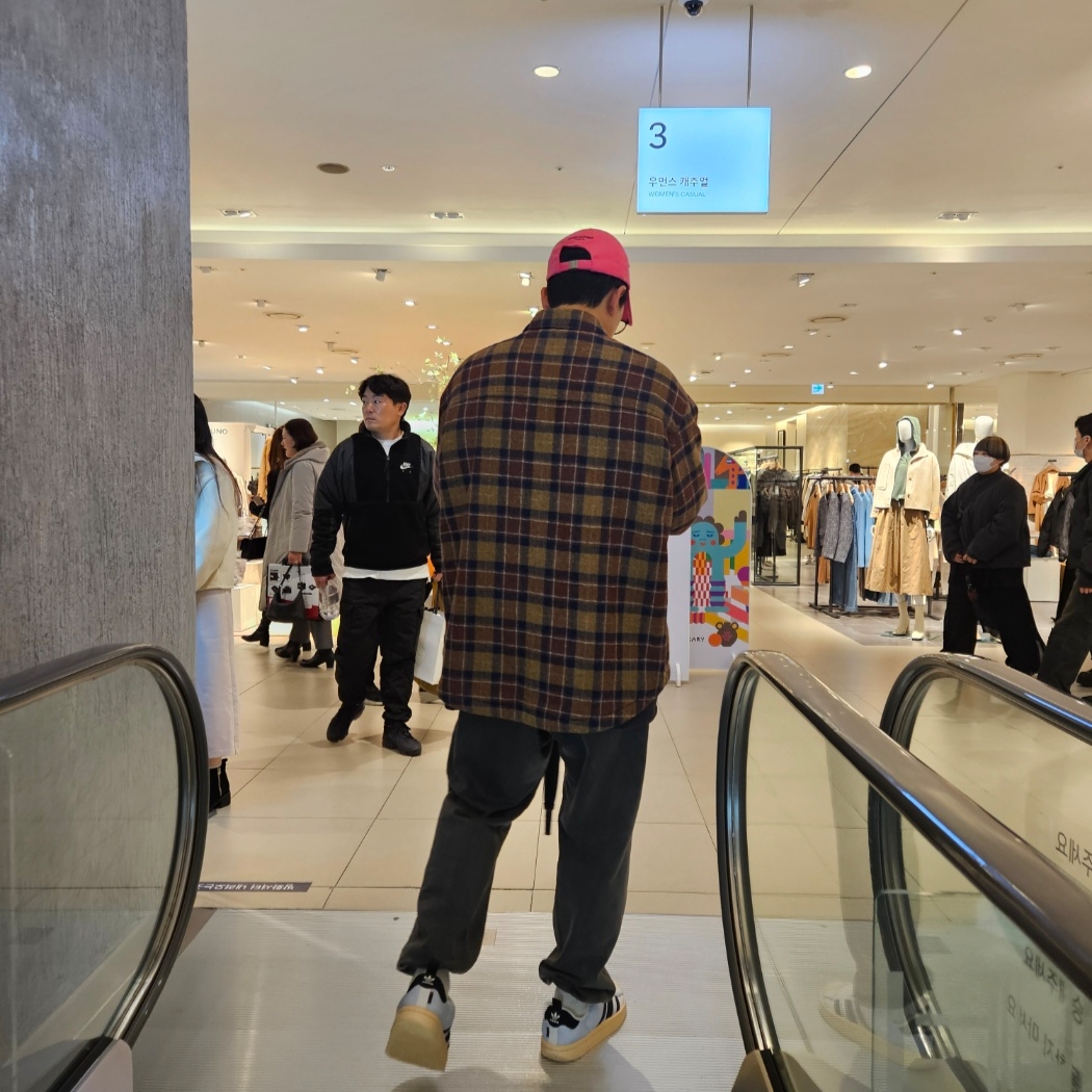 Adidas Puffylette Superstar Cloud White 착용 스타일 - 2