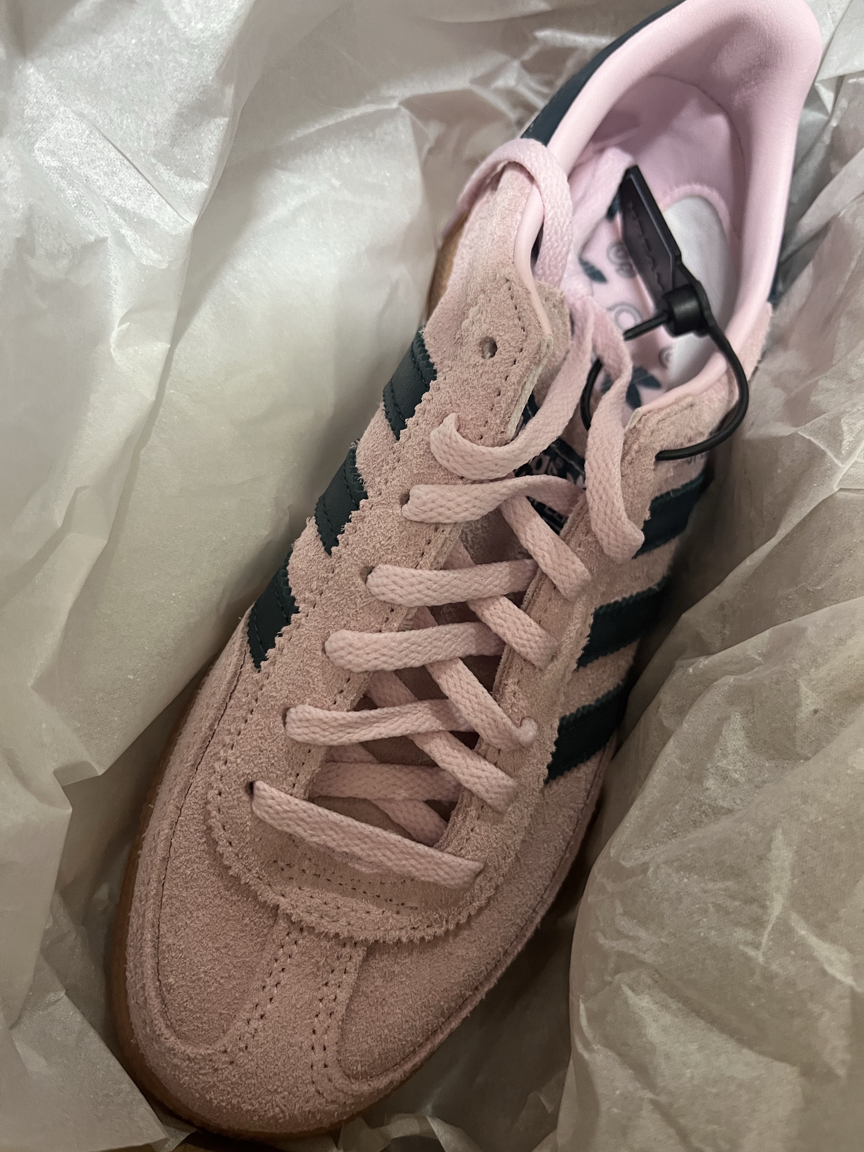 (W) Adidas Spezial Handball Clear Pink 착용 스타일 - 1