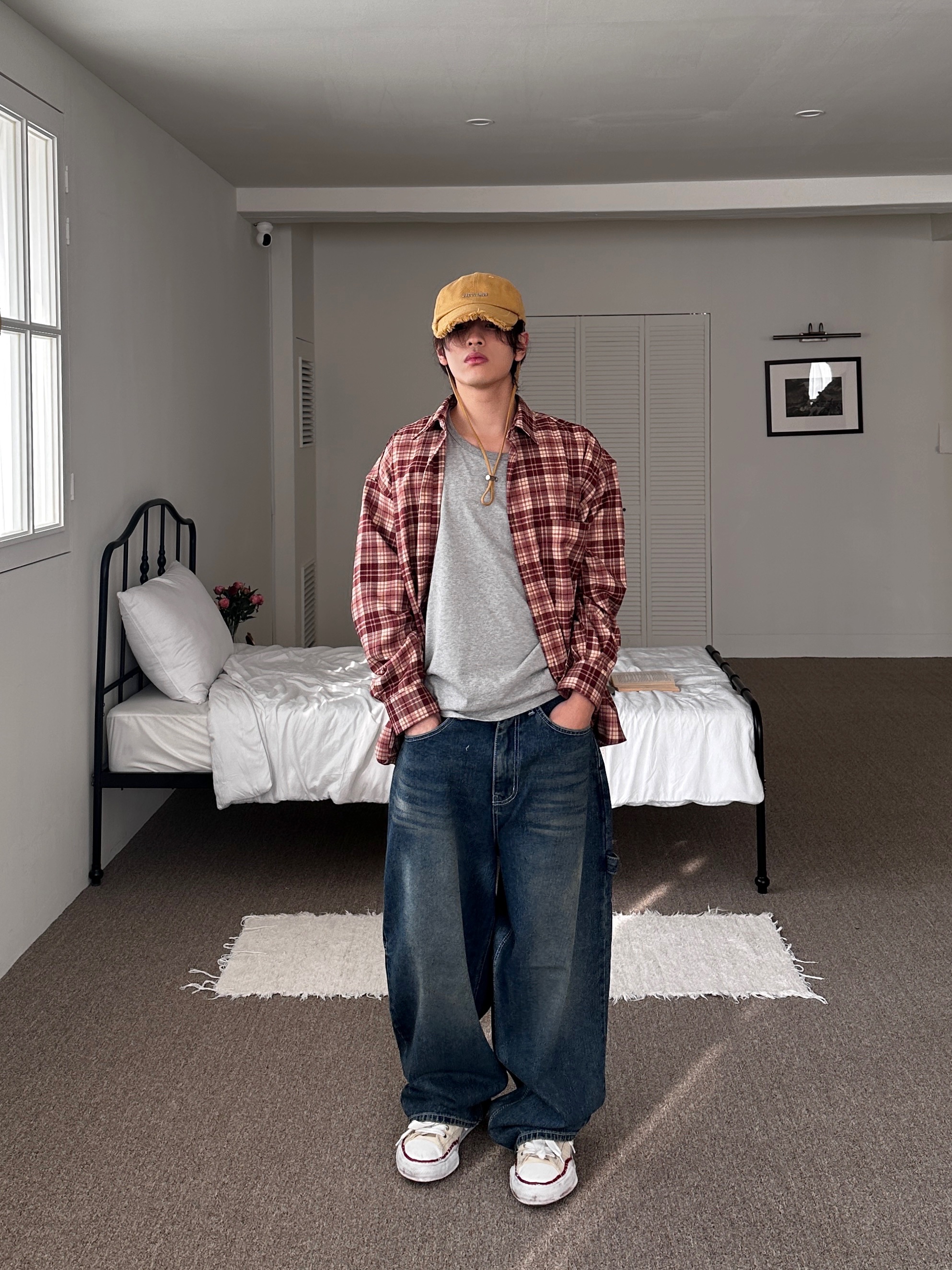 Jacquemus La Casquette Artichaut Fringe Baseball Cap Beige, Maison Mihara Yasuhiro Peterson OG Sole Canvas Low-top Sneakers Natural 착용 스타일 - 5