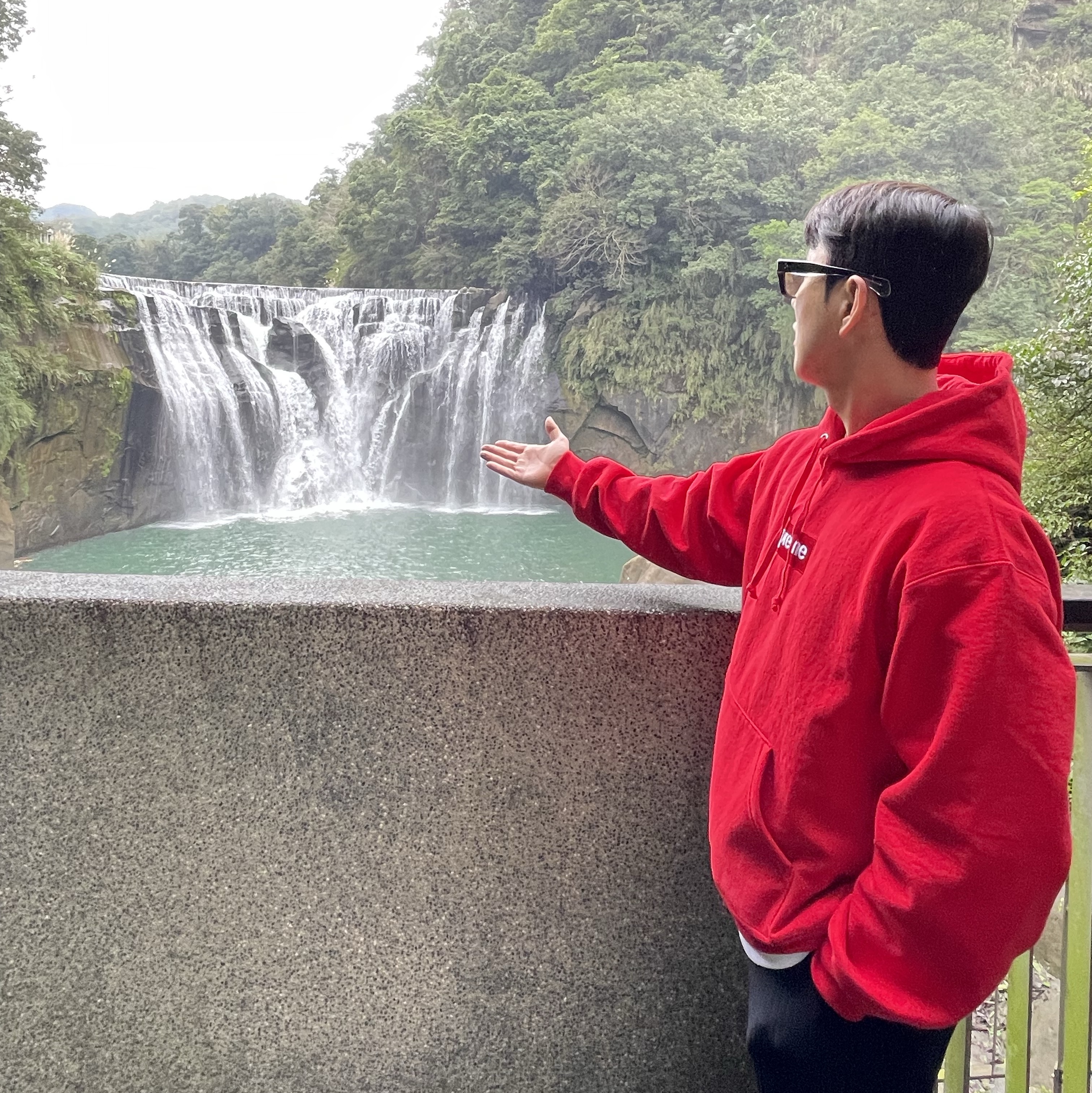 Supreme Box Logo Hooded Sweatshirt Red - 23FW, (W) Jordan 1 x Travis Scott Retro Low OG SP Medium Olive 착용 스타일