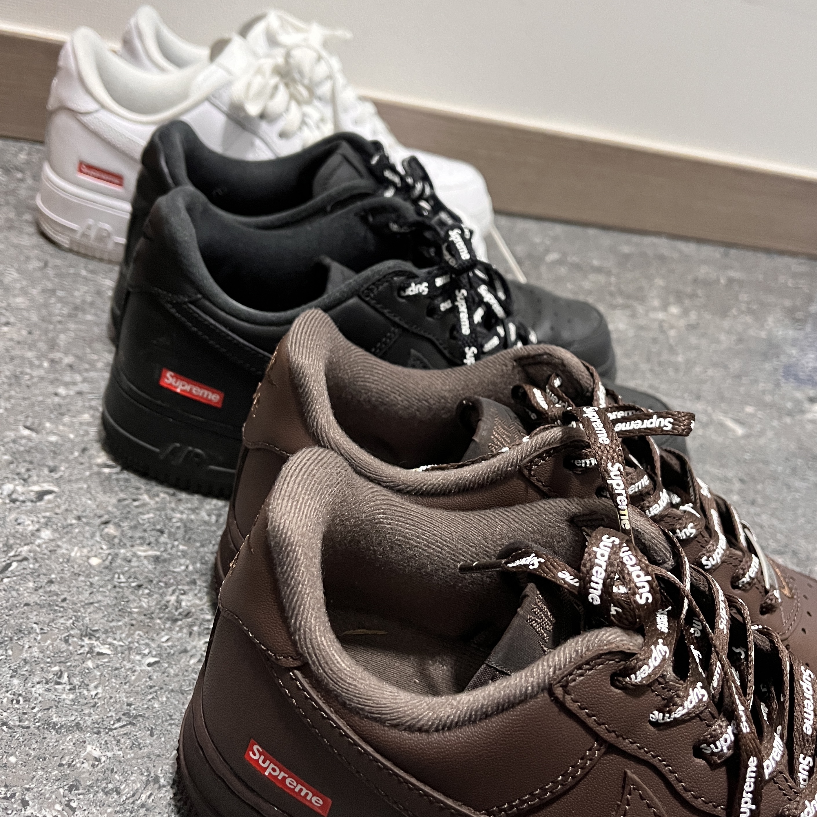 Nike x Supreme Air Force 1 Low Baroque Brown 착용 스타일 - 2