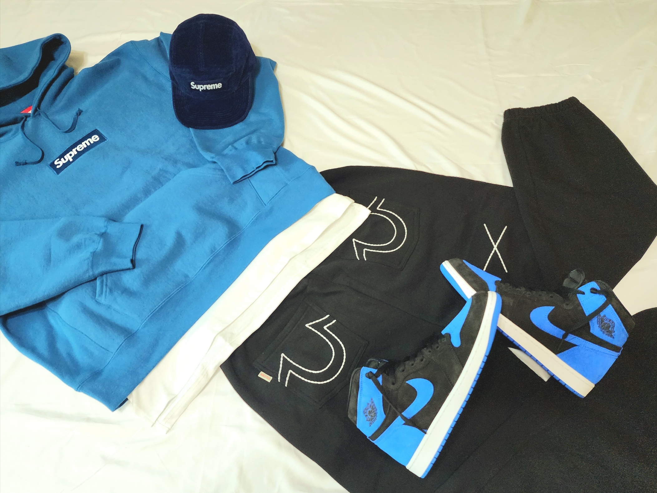 Supreme Box Logo Hooded Sweatshirt Blue - 23FW, Supreme Corduroy Camp Cap Navy - 23FW 착용 스타일 - 2