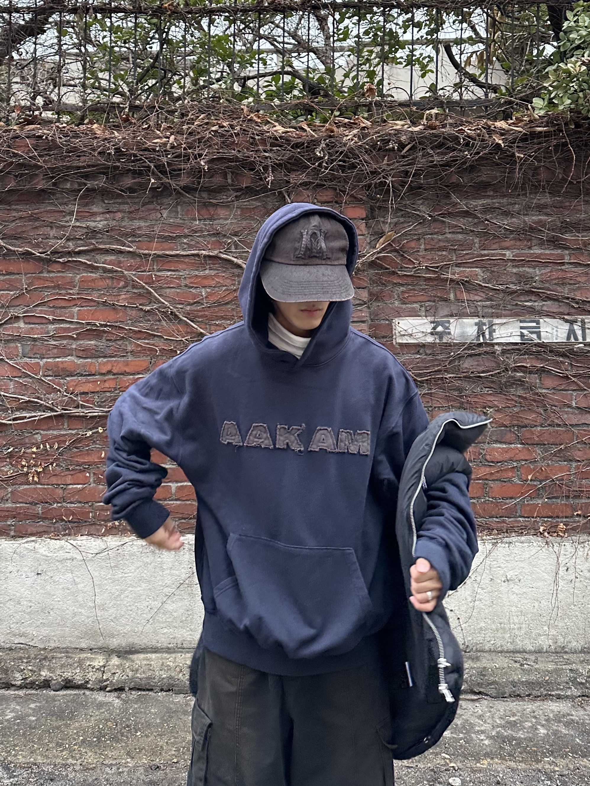 발렌시아가 3XL 뮬 화이트 착용 스타일 - 2