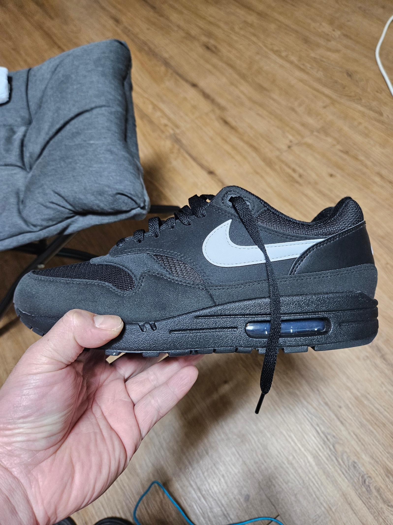Nike Air Max 1 Black White 착용 스타일 - 3