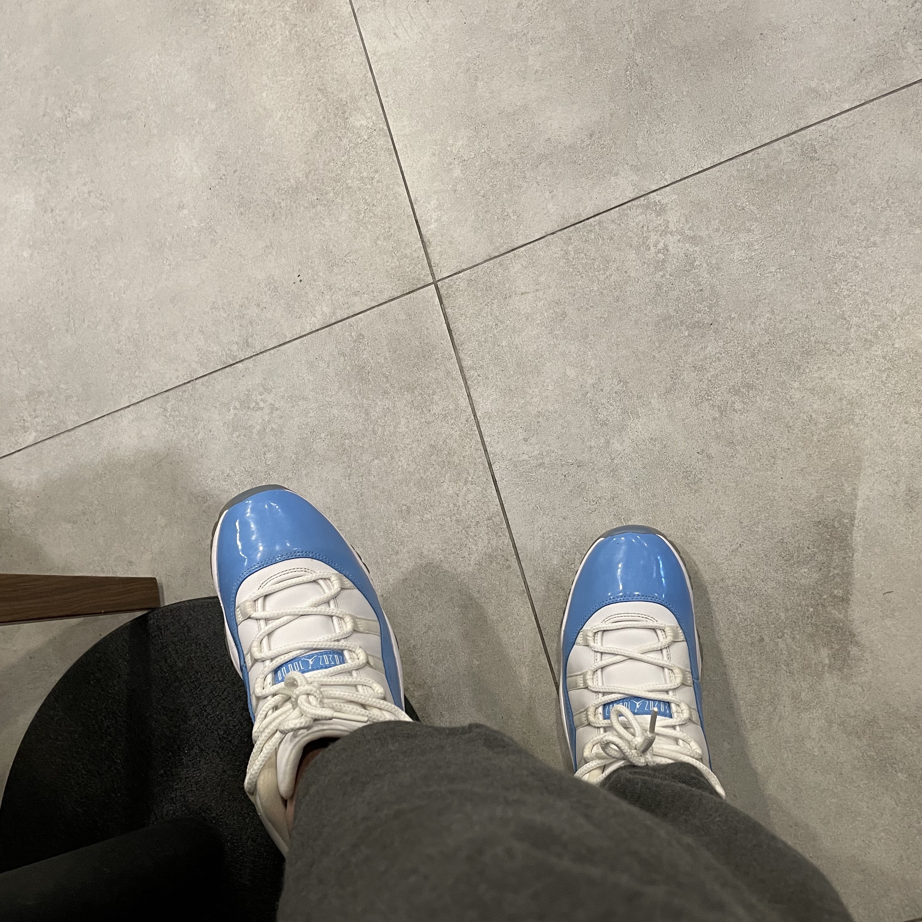 Jordan 11 Retro Low University Blue 2017 착용 스타일