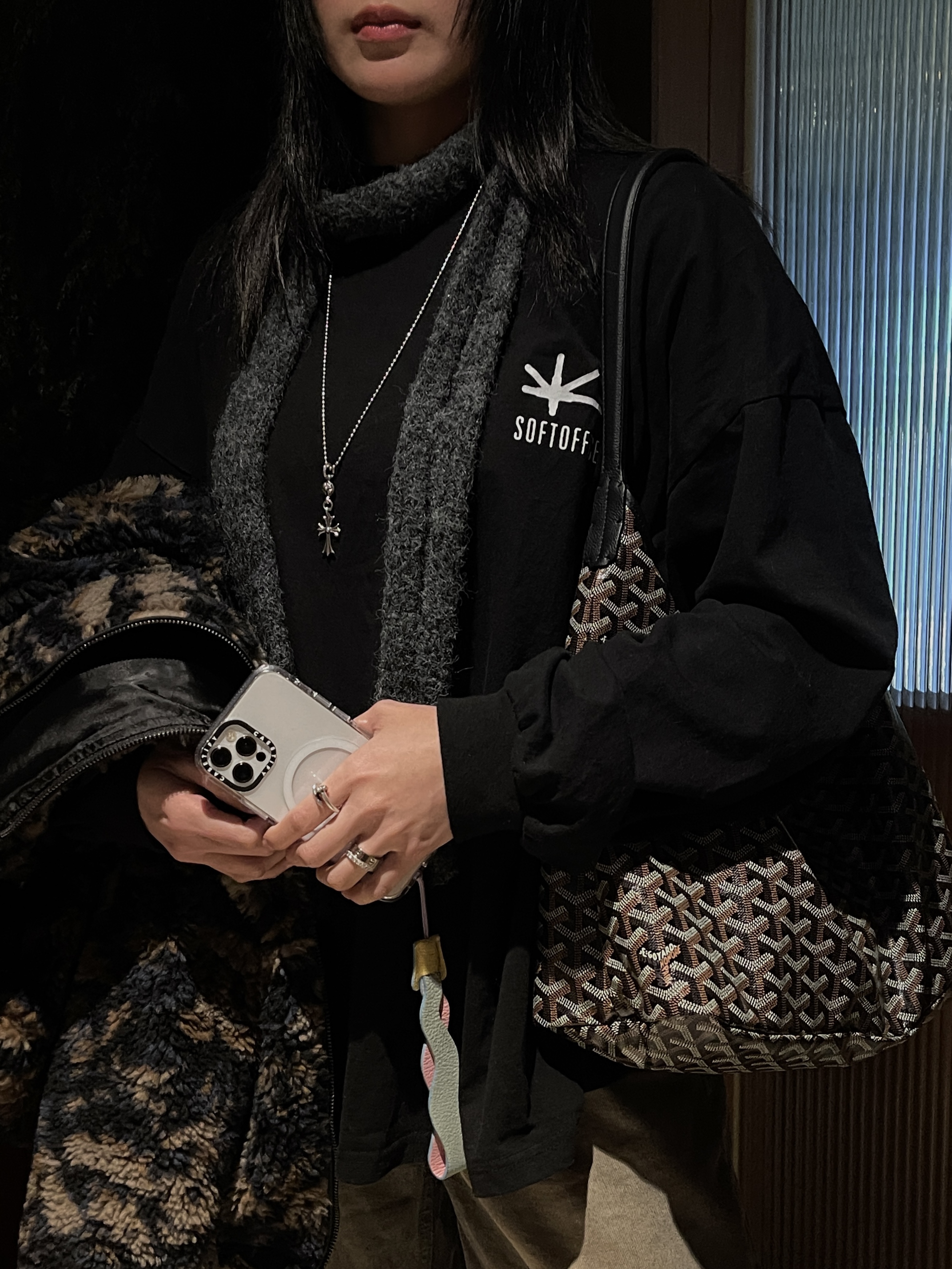 Softoffice Community Sleeve- Black 착용 스타일