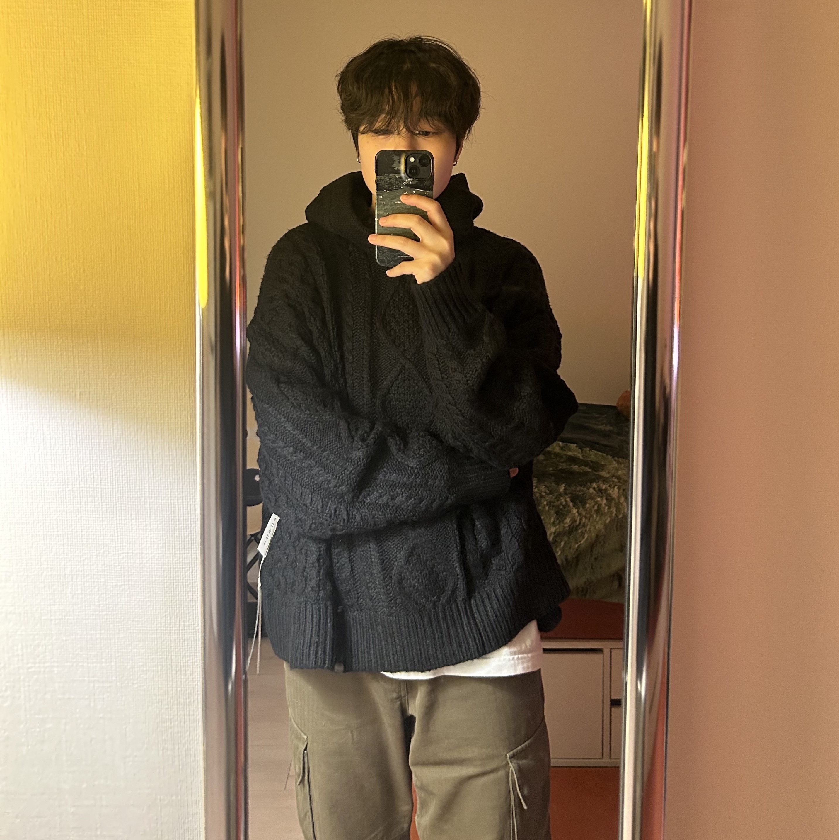 Essentials Cable Knit Hoodie Black 착용 스타일