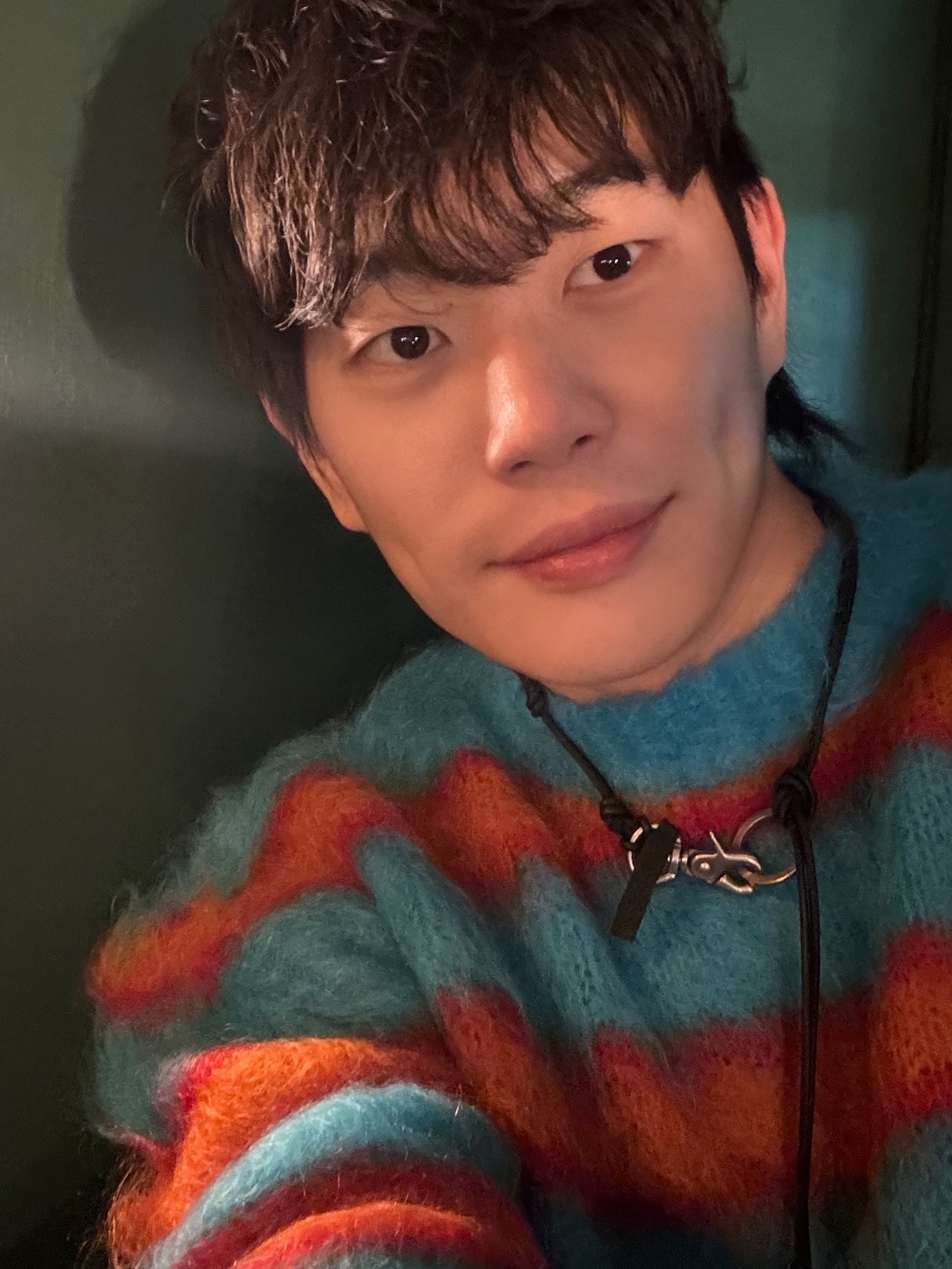 와이프로젝트 에시드 워시 와이어 진 네이비 에시드 워시 - 21FW, 아워레가시 라돈 레더 키체인 블랙 착용 스타일 - 4