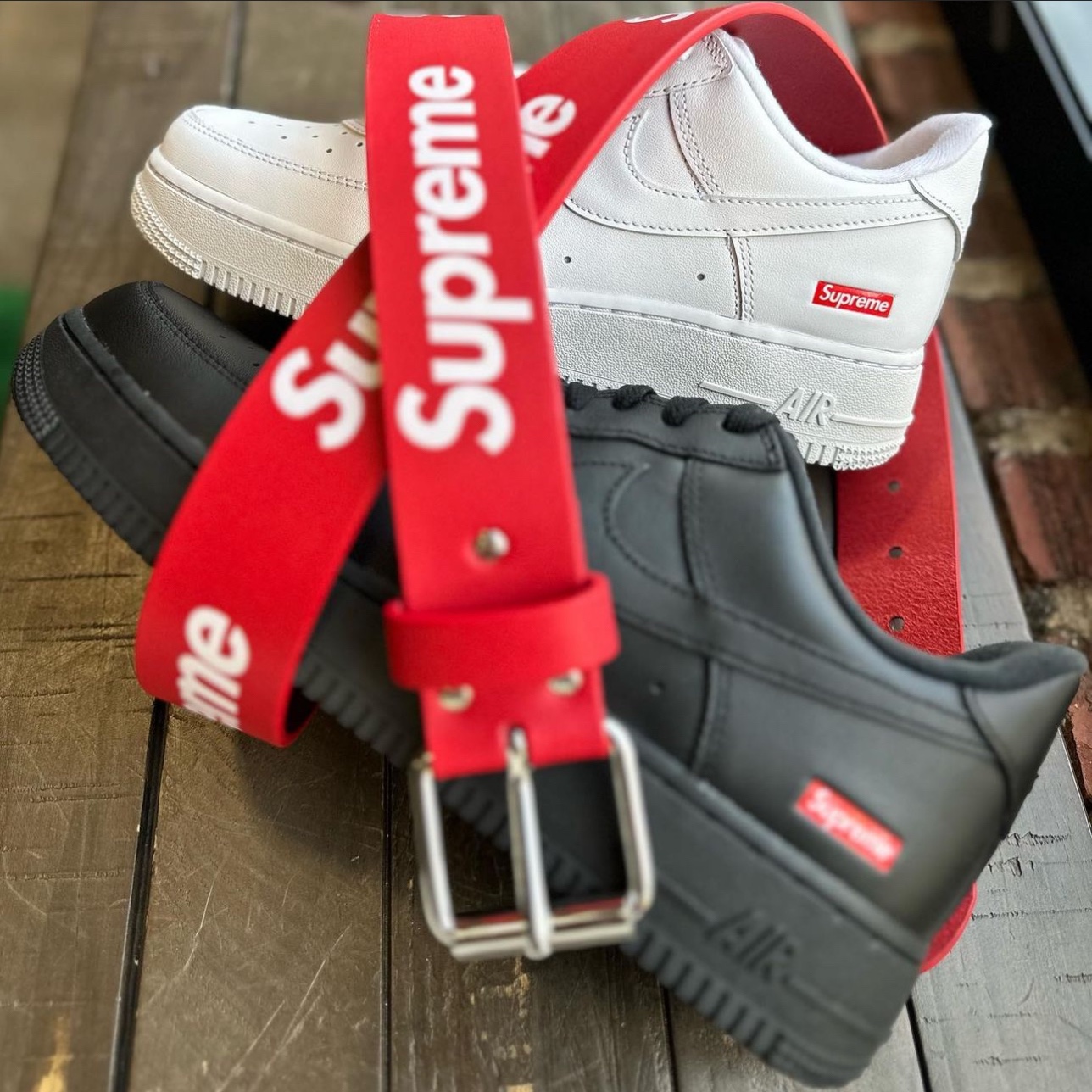 Supreme Repeat Leather Belt Red - 22SS 착용 스타일 - 4