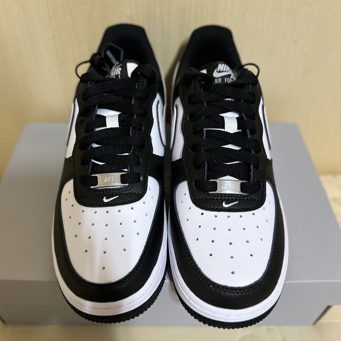 Nike Air Force 1 '07 Black White 착용 스타일