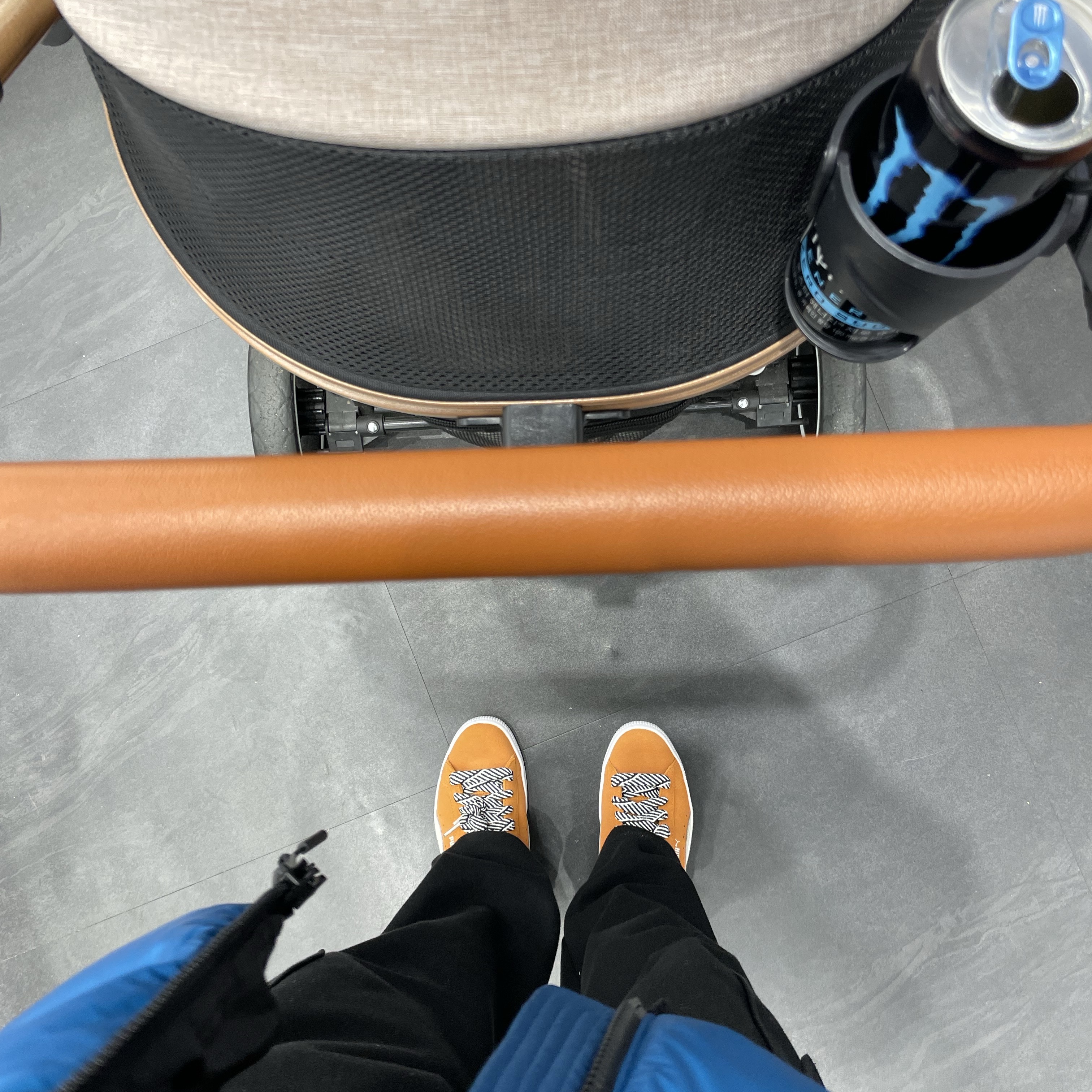 Puma x AMI Suede VTG Jaffa Orange Marshmallow 착용 스타일