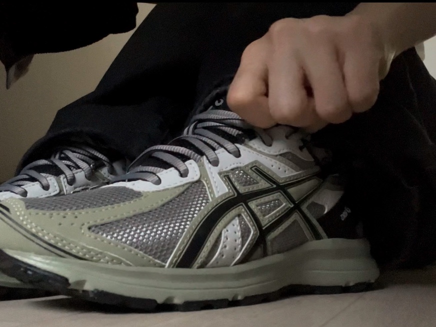 Asics Jog 100 S Sheet Rock - 2E Wide 착용 스타일 - 2