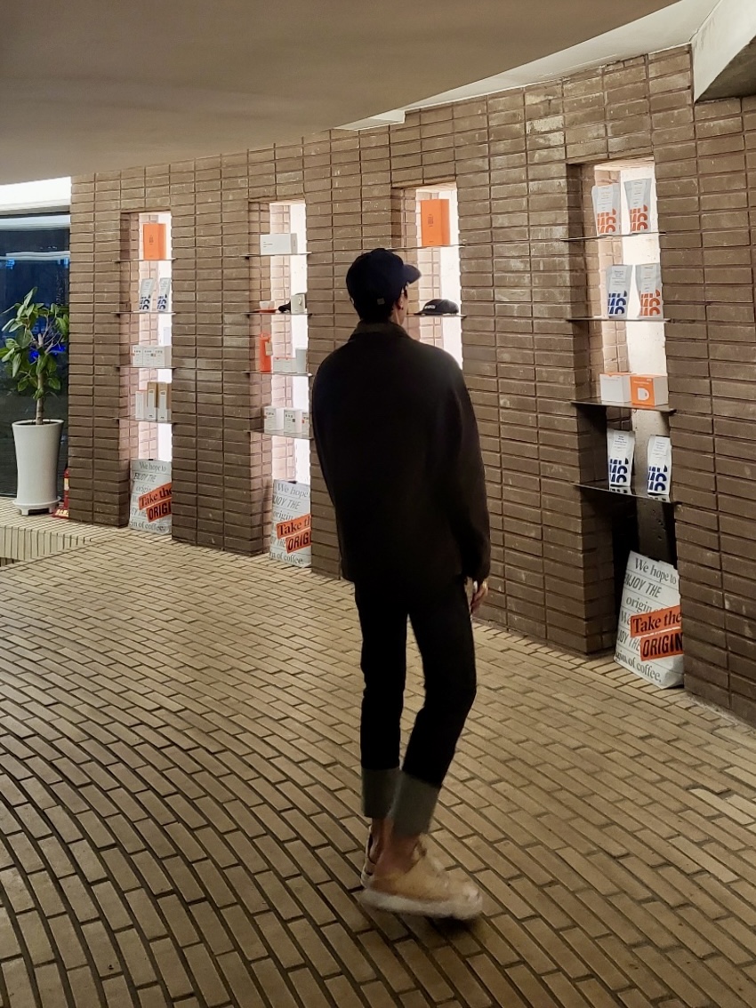 Maison Mihara Yasuhiro Peterson OG Sole Canvas Low-top Sneakers Natural, Peaceminusone 5 Panel Ball Cap #1 Blue 착용 스타일 - 2
