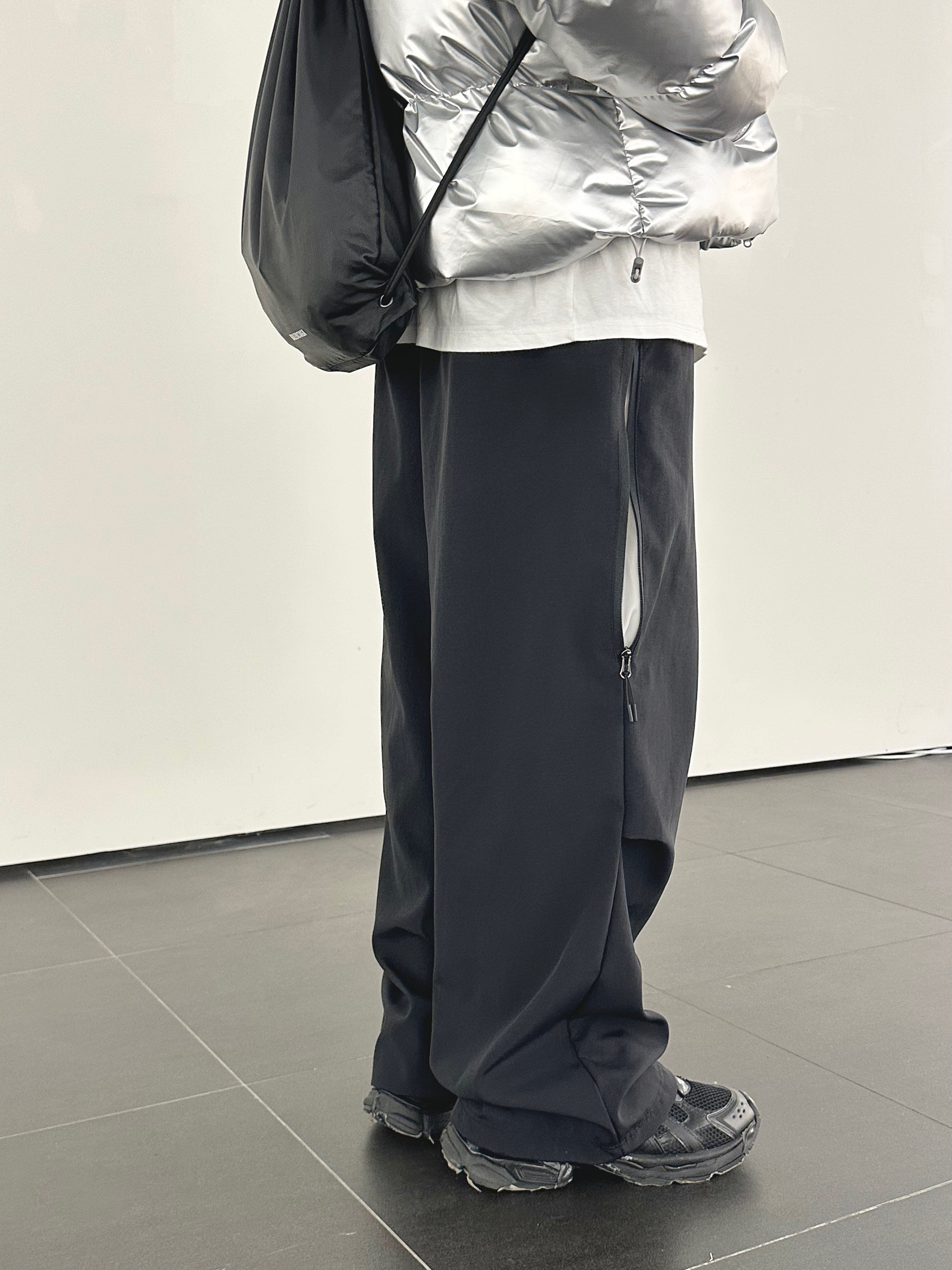 Balenciaga Runner Sneakers Black Matt, (W) Balenciaga Runner Sneakers 착용 스타일 - 4