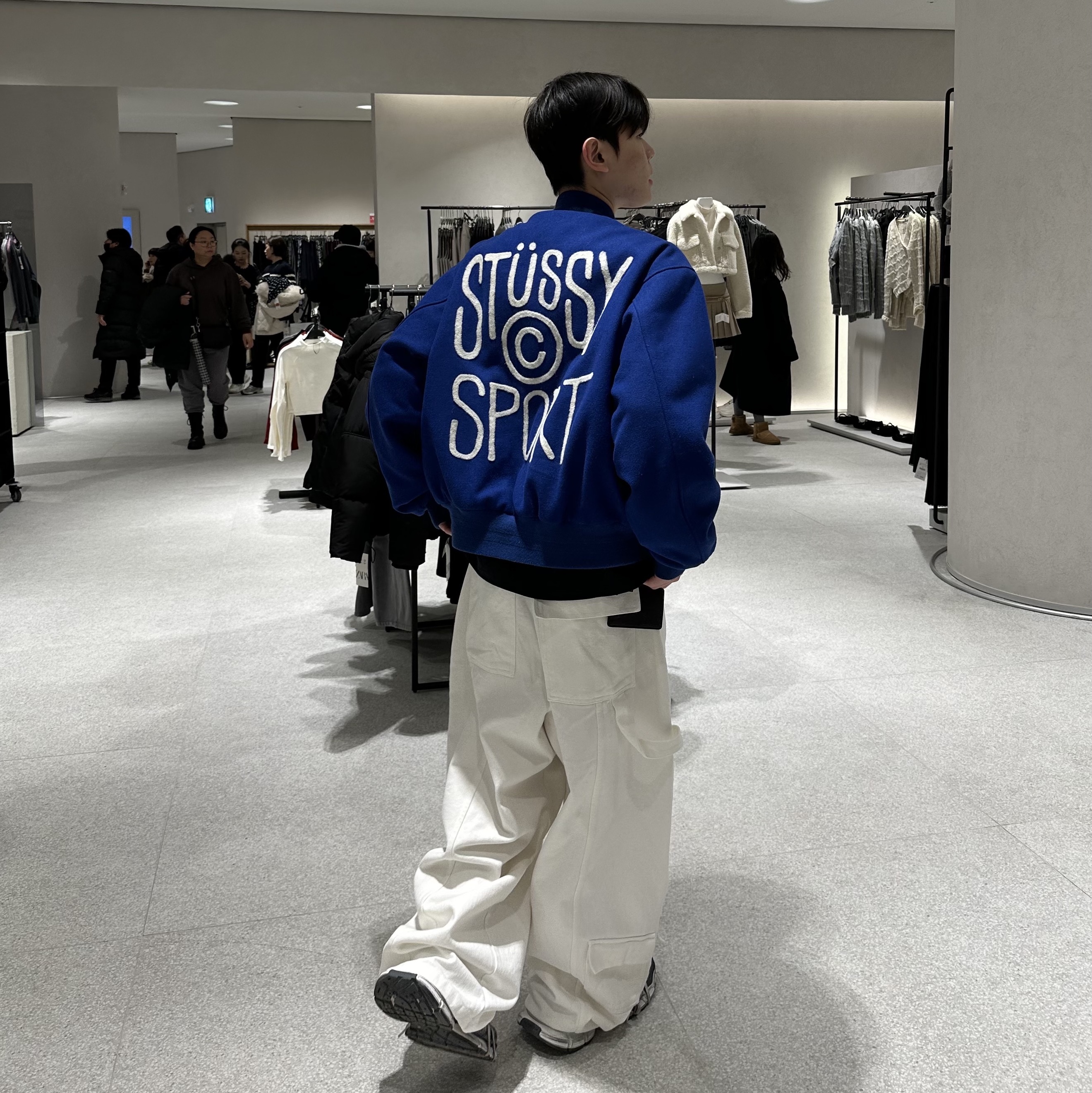 Stussy Sport Melton Varsity Jacket Royal, Balenciaga 3XL Sneakers Grey White Red 착용 스타일 - 1