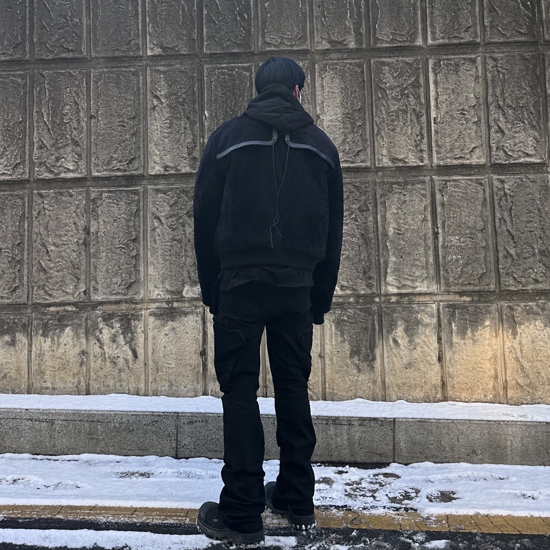 Undermycar x Emostanceclub Aknosom Leather Paneled Velour Bomber Black Iris - 23FW 착용 스타일 - 3