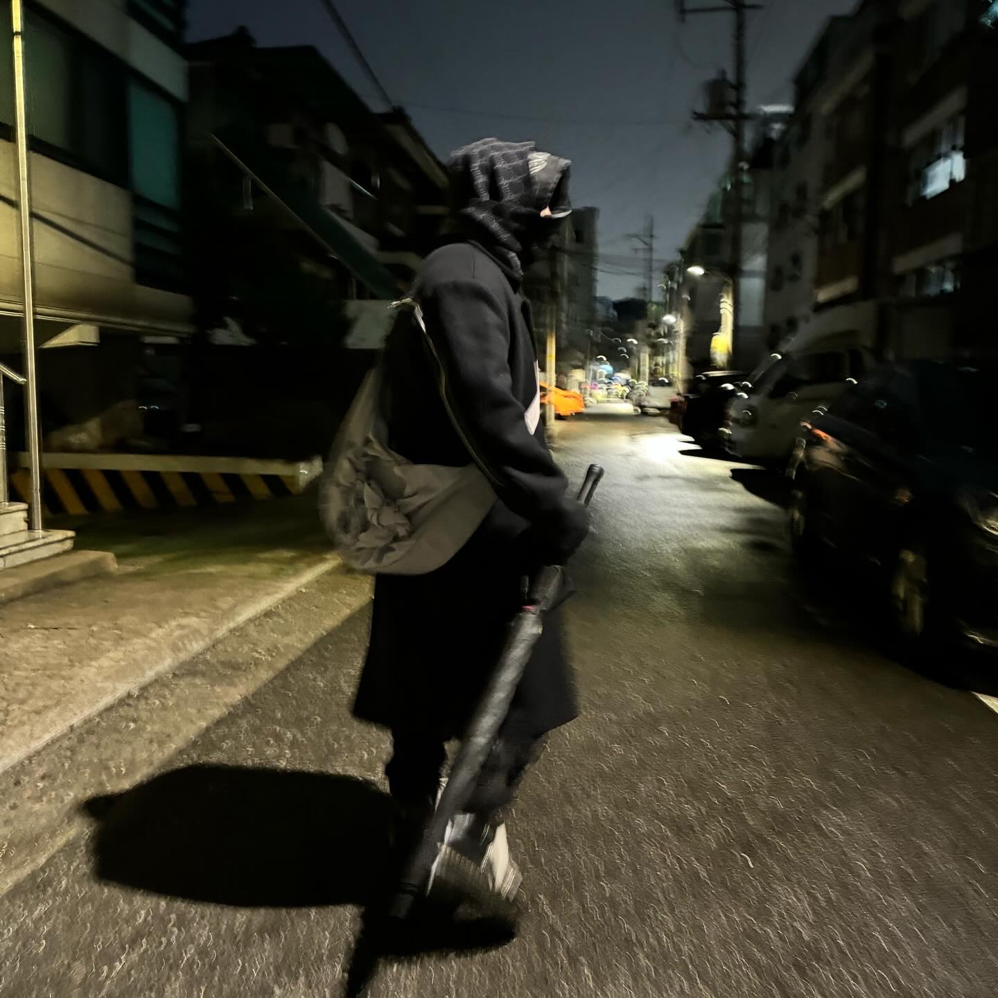 Dr. Martens x Rick Owens 1460 RO Leather Lace Up Platform Boots Black Lunar, Stussy SS Link Leather Gloves Black 착용 스타일 - 2