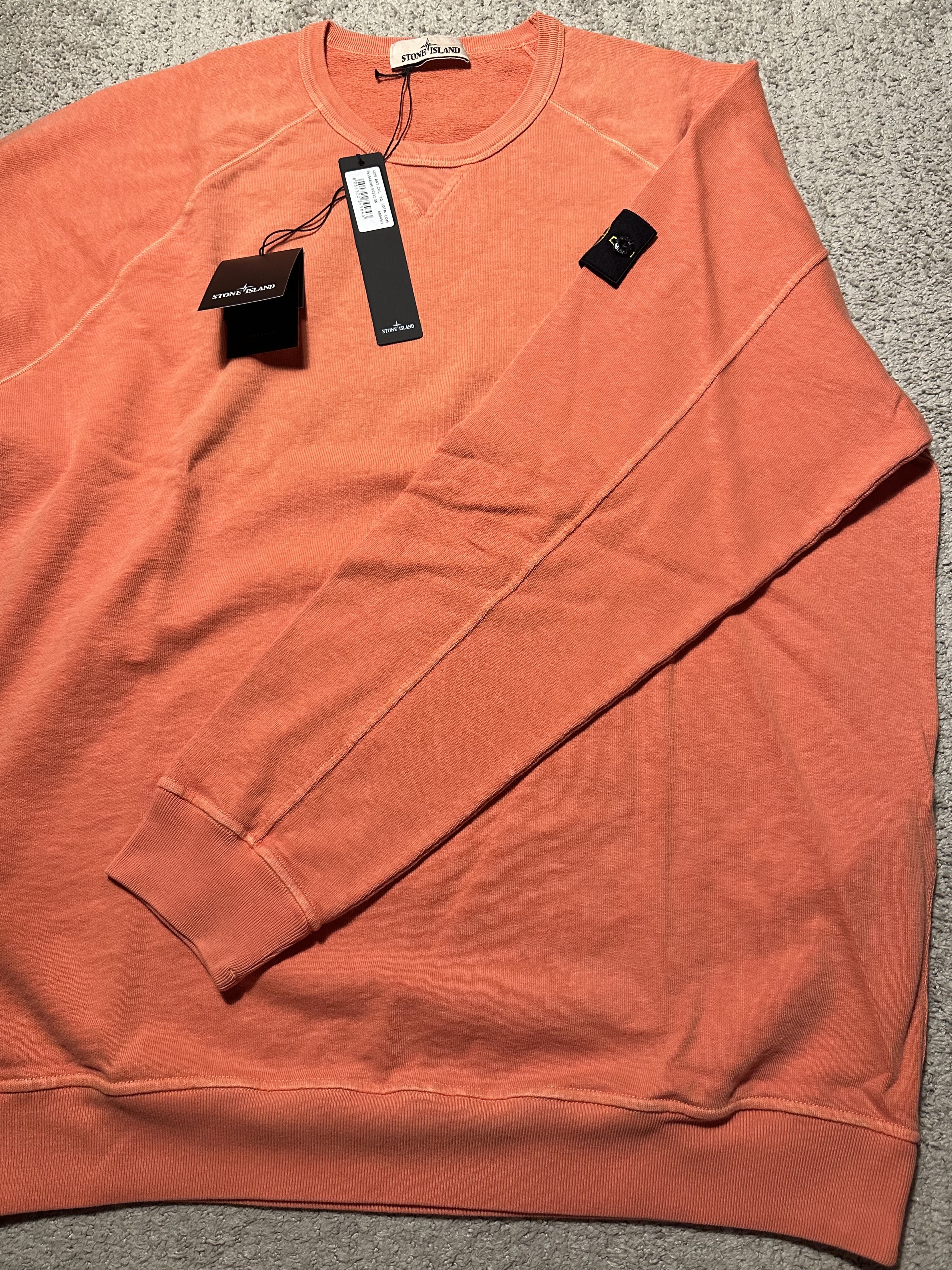 Stone Island 66360 Garment Dyed Malfile Fleece Crewneck Sweatshirt Orange - 22SS 착용 스타일 - 1