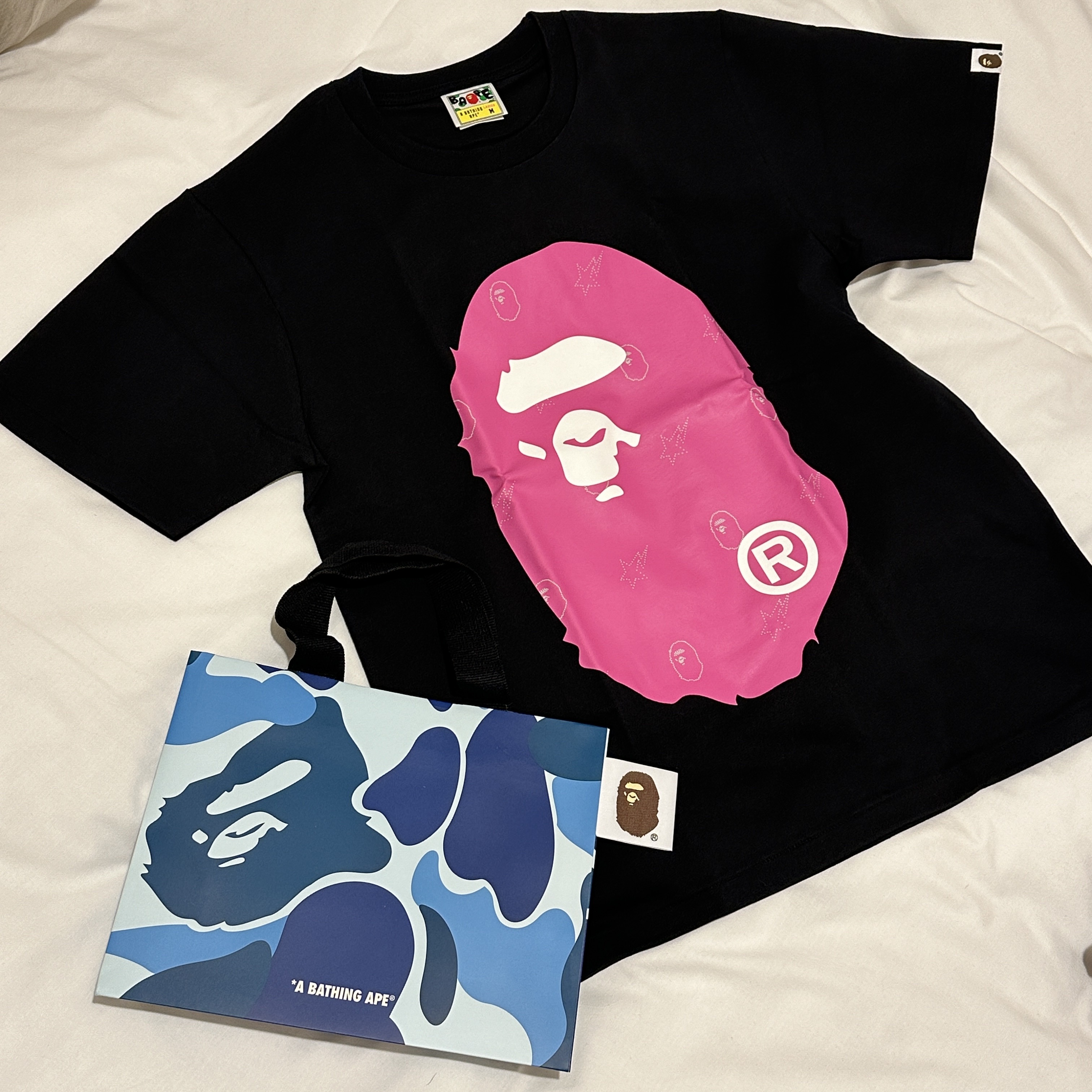 (W) BAPE Crystal Big Ape Head T-Shirt Black 착용 스타일