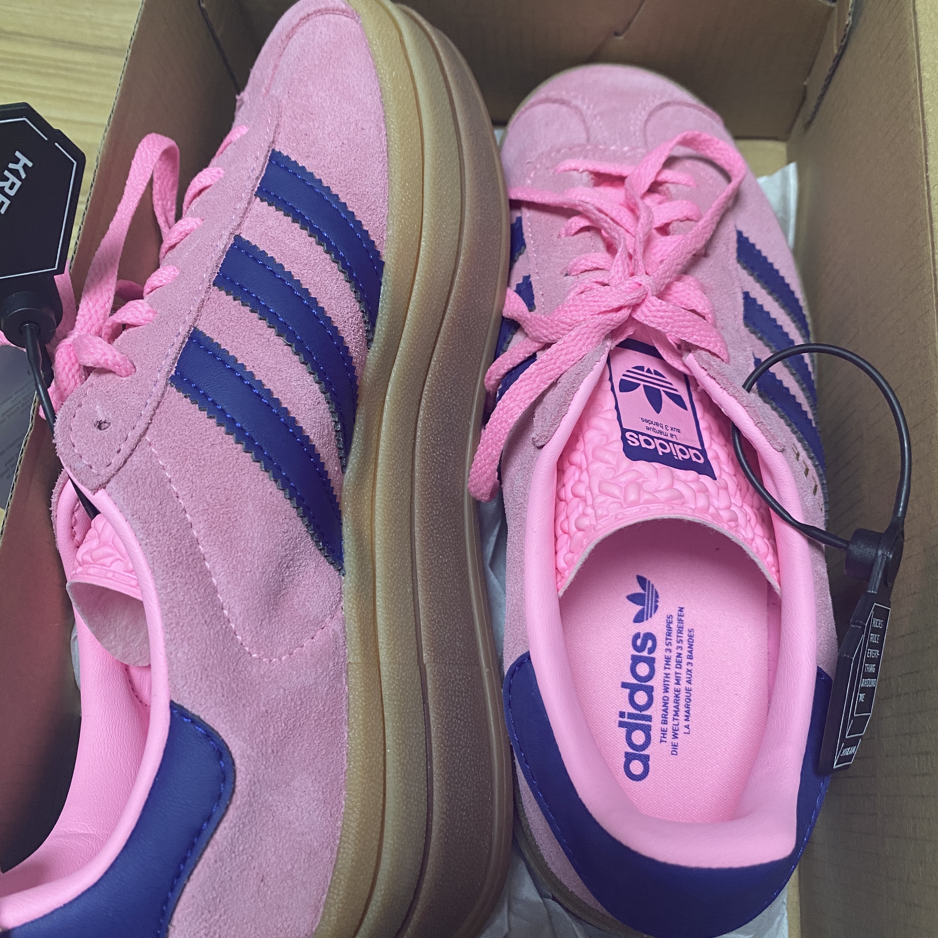 (W) Adidas Gazelle Bold Pink Glow Victory Blue 착용 스타일
