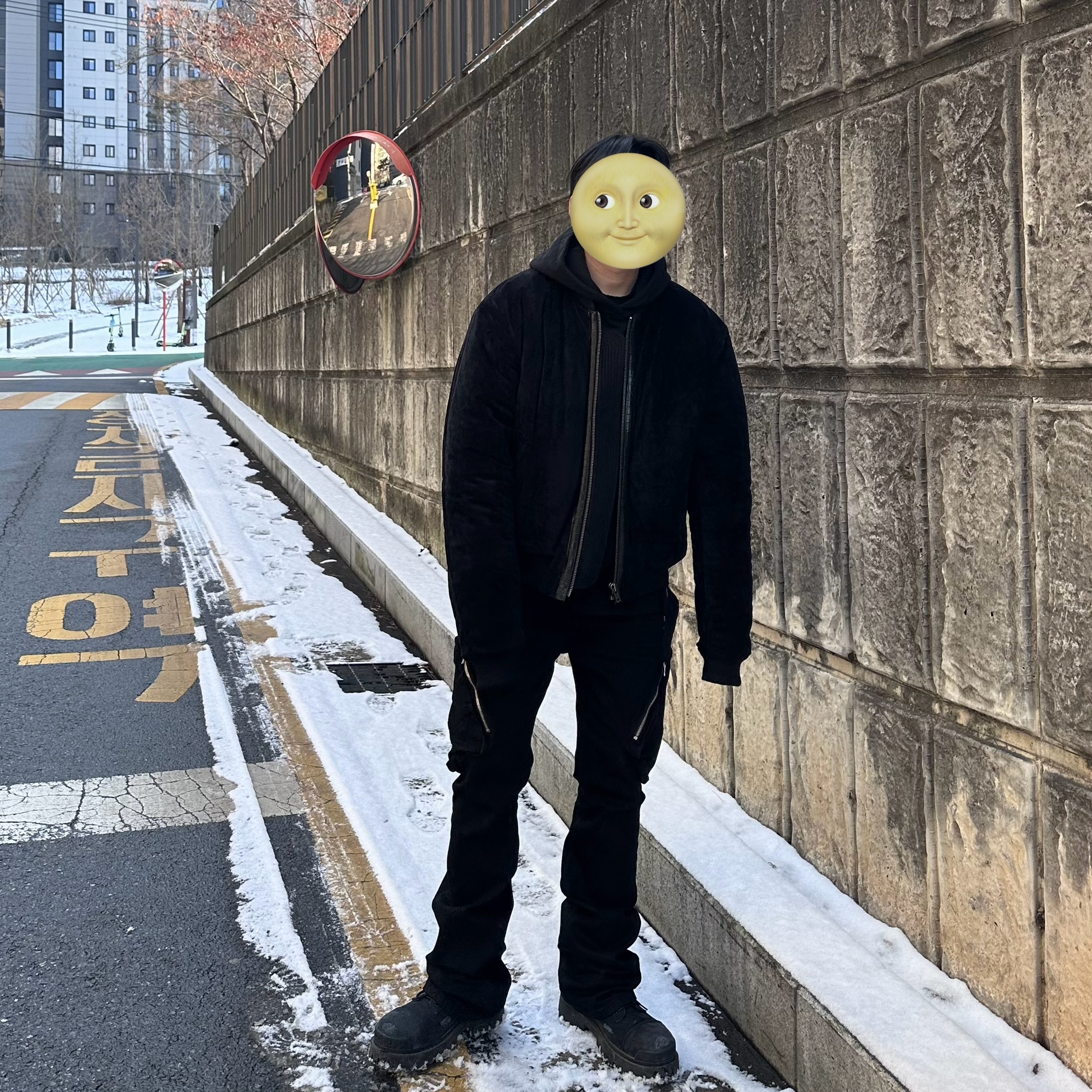 Undermycar x Emostanceclub Aknosom Leather Paneled Velour Bomber Black Iris - 23FW 착용 스타일 - 1