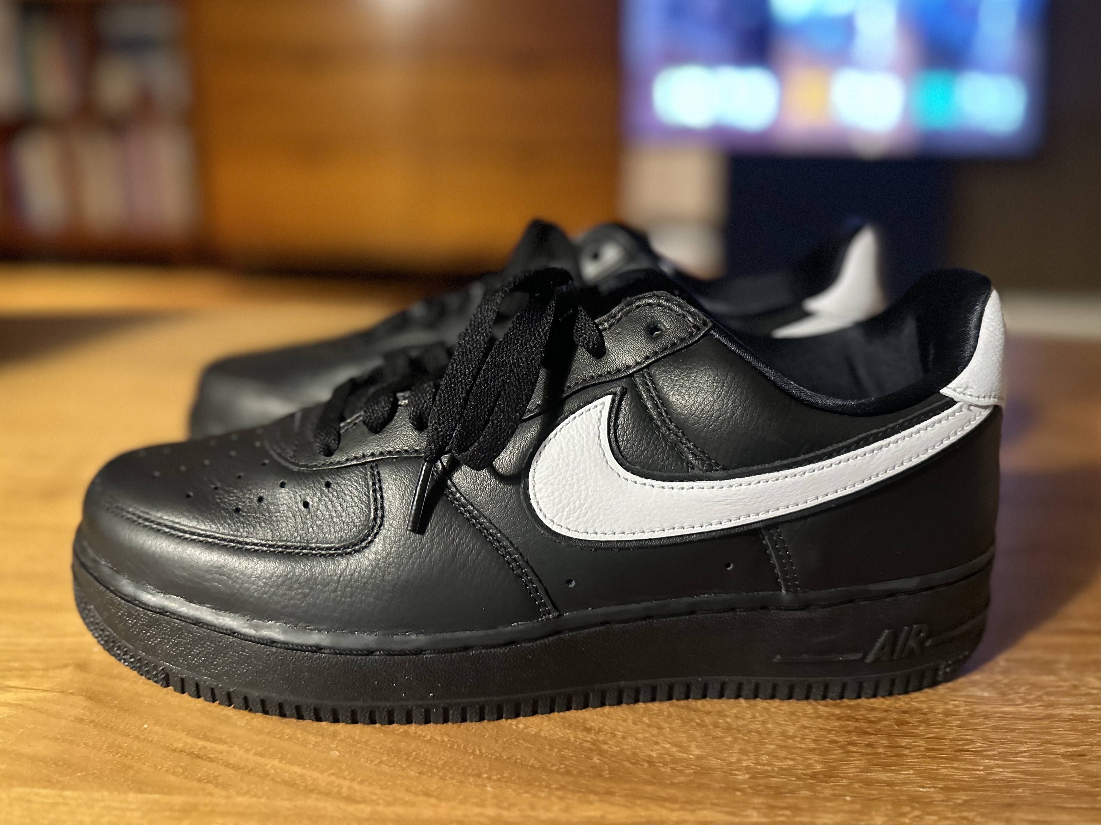 Nike Air Force 1 Low QS Black White 착용 스타일 - 1