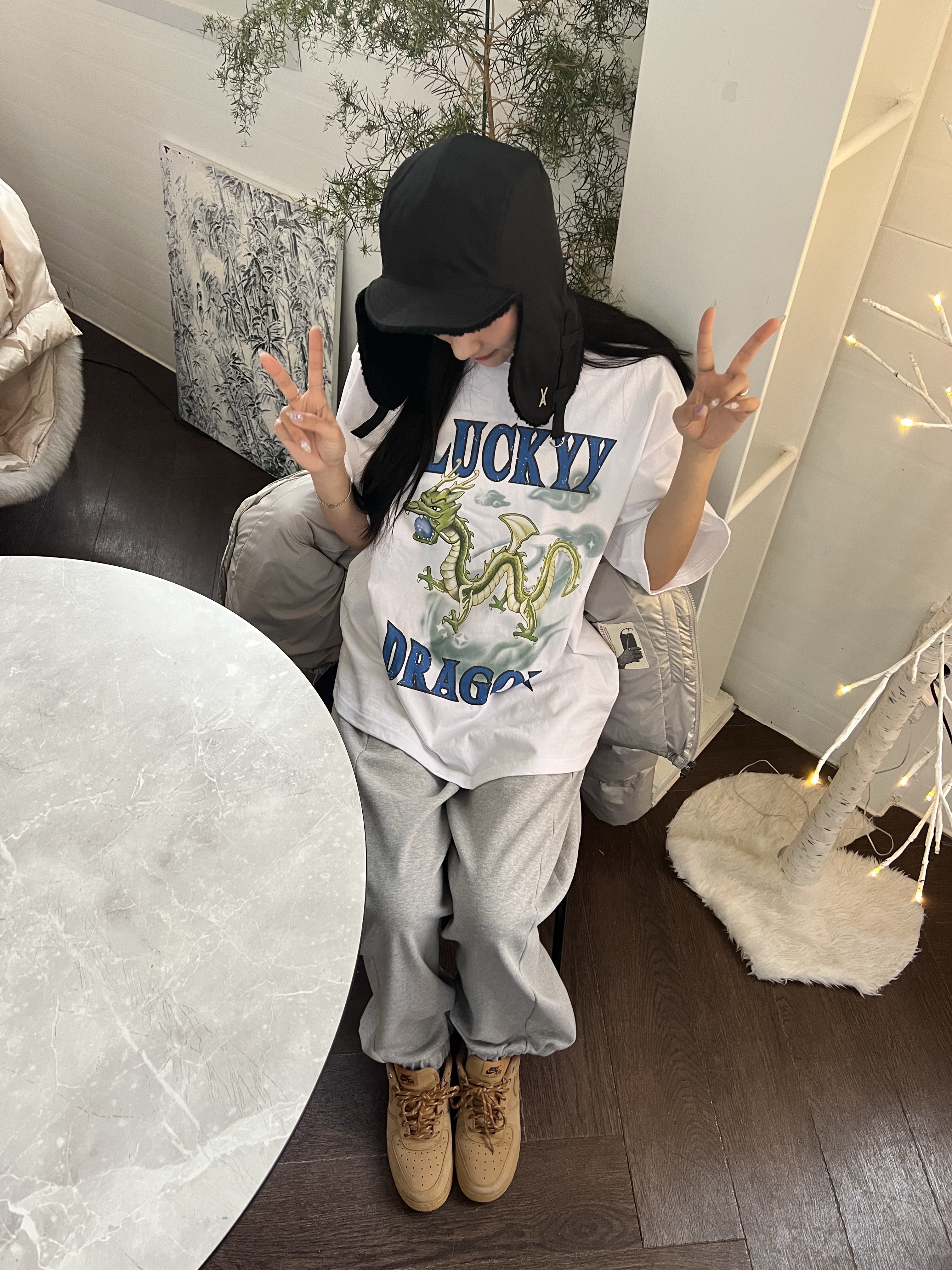 Nike Air Force 1 '07 WB Flax, Open Yy Lucky Blue Dragon Long Sleeve T-Shirt White 착용 스타일