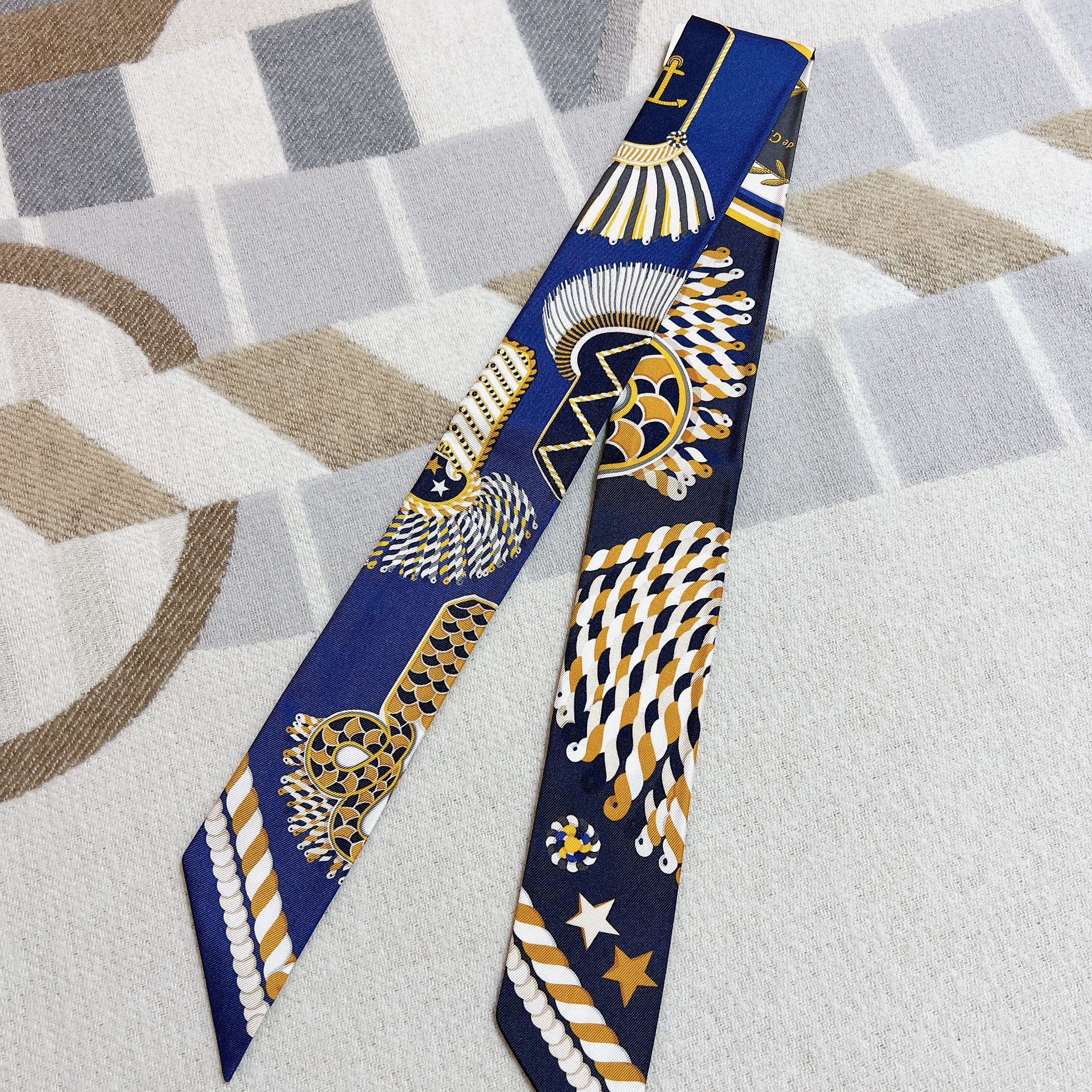 (W) Hermes Epaulettes De Gala Twilly Marine Gold Blanc 착용 스타일 - 5
