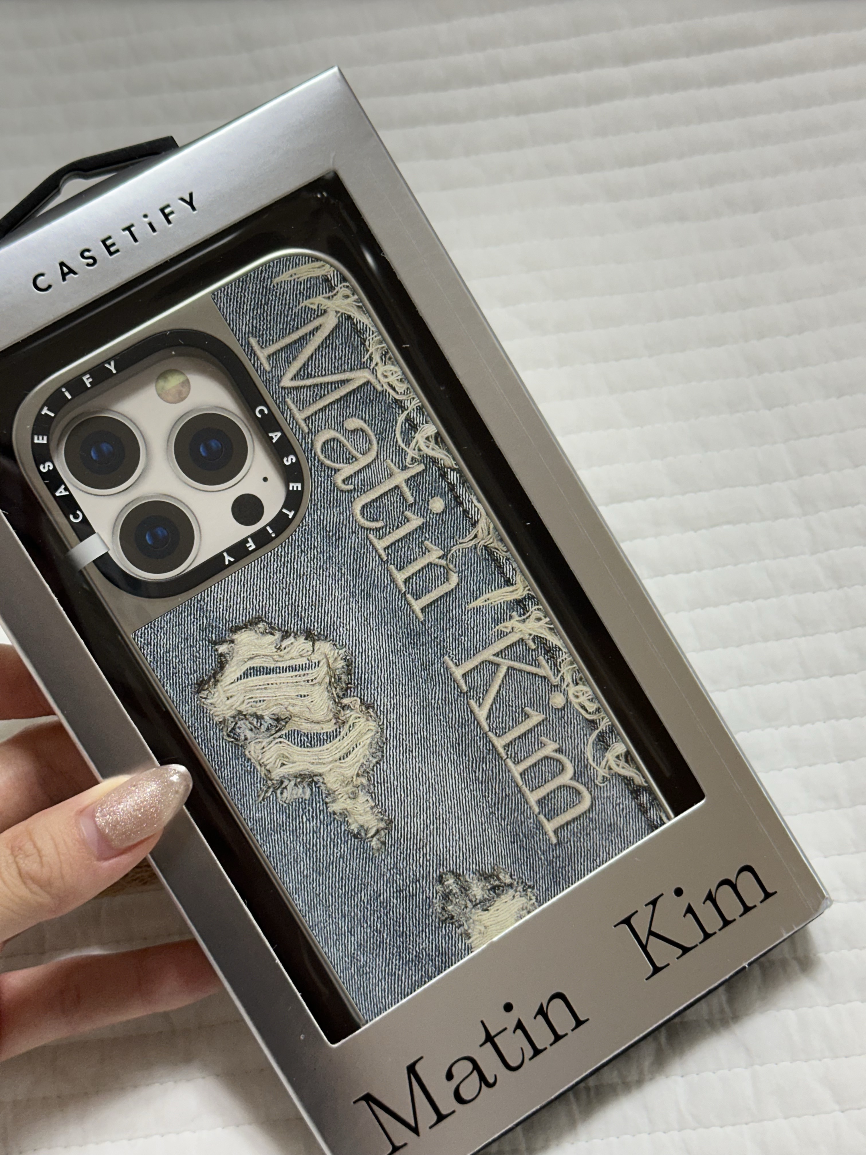 Casetify x Matin Kim iPhone Destroyed Denim Magsafe Mirror Case Silver 착용 스타일