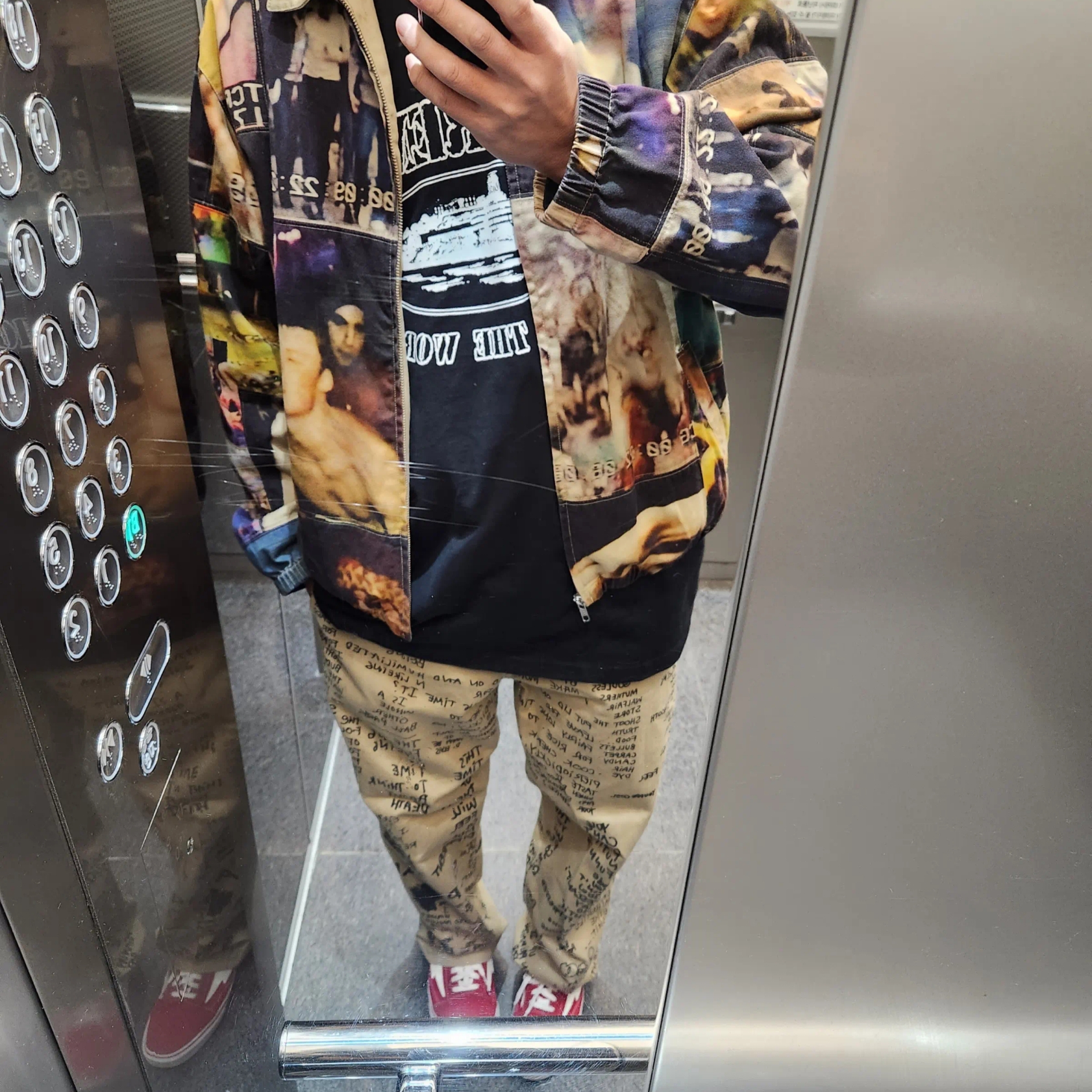 Supreme x Corteiz Rules The World T-Shirt Black - 23FW, Supreme Gonz Poems Chino Pants Khaki - 23SS 착용 스타일