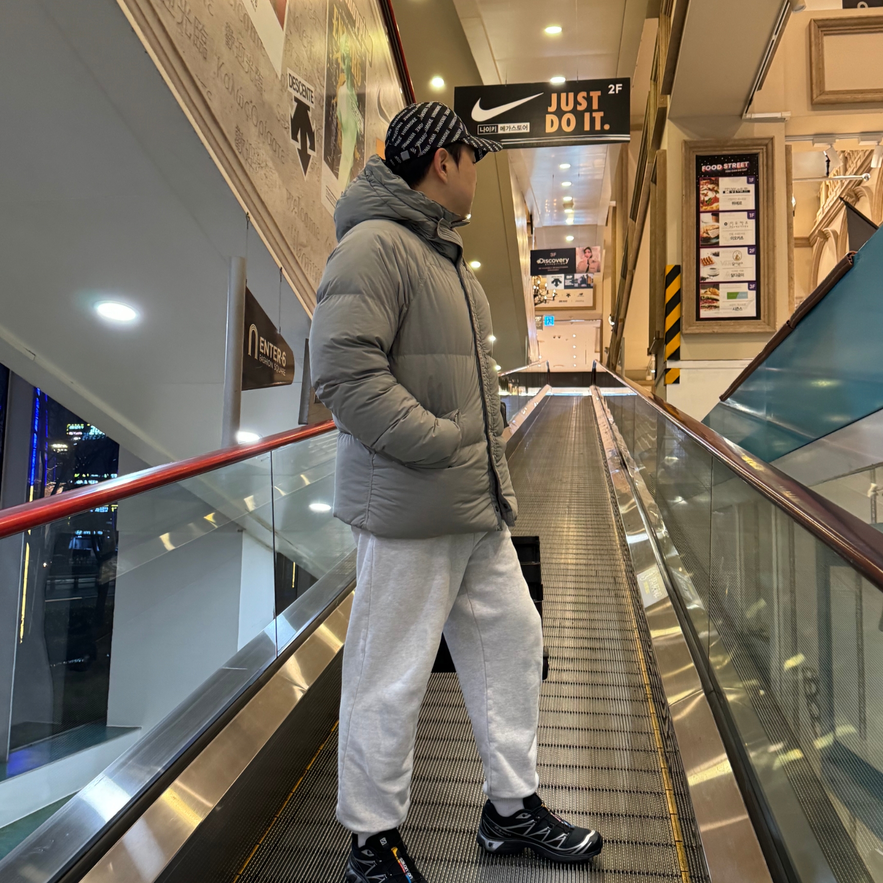 Ten C Artic Down Parka Grey, Salomon XT-6 GTX Black Silver 착용 스타일