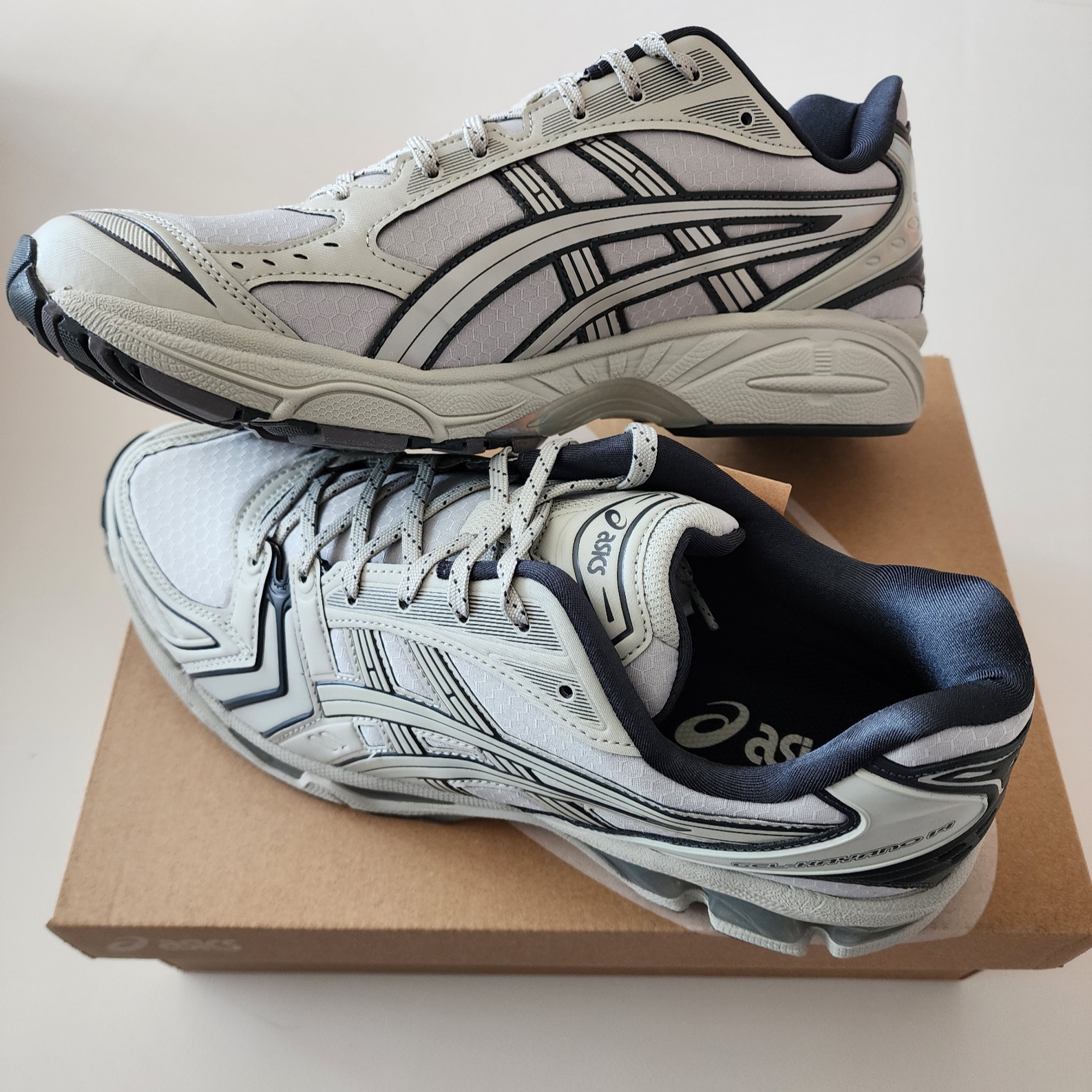 Asics Gel-Kayano 14 Earthenware Pack White Sage Graphite Grey 착용 스타일