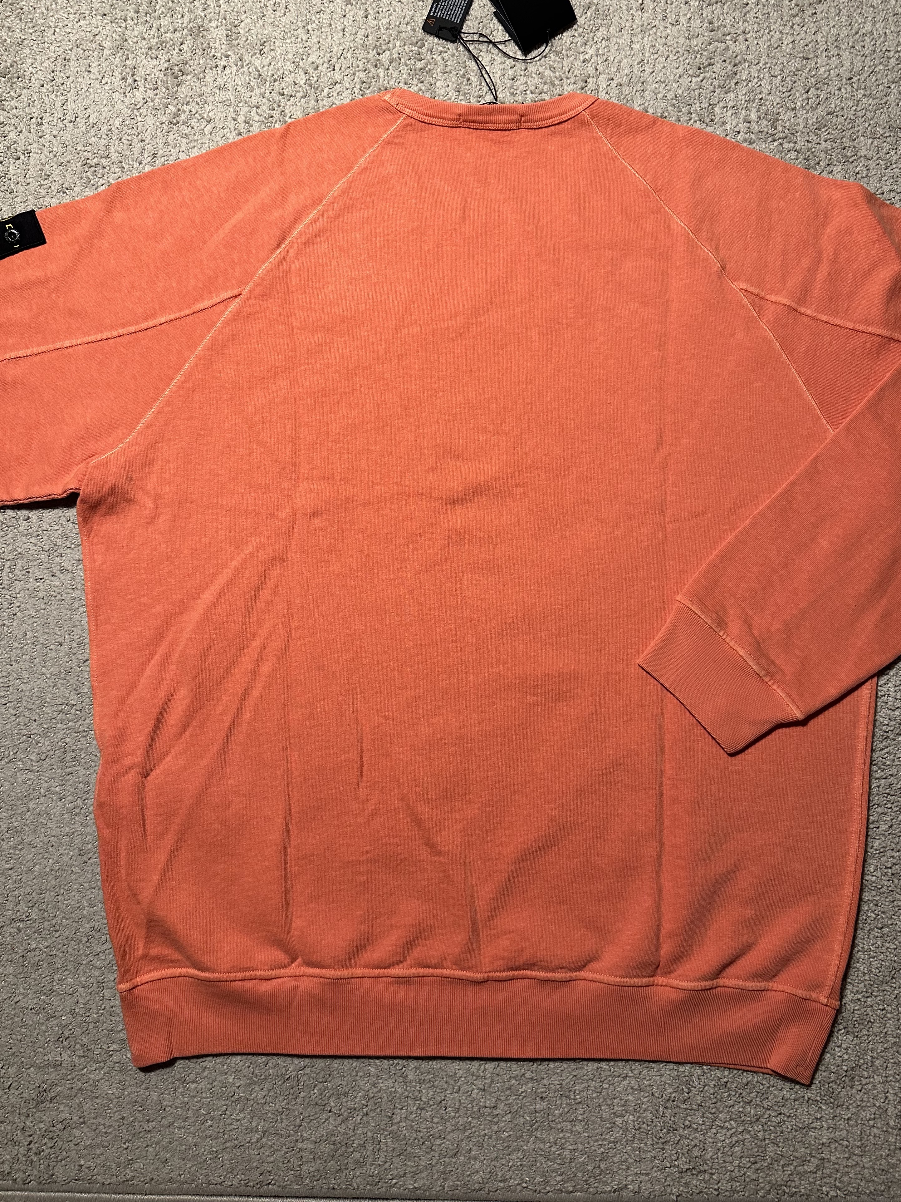 Stone Island 66360 Garment Dyed Malfile Fleece Crewneck Sweatshirt Orange - 22SS 착용 스타일 - 3