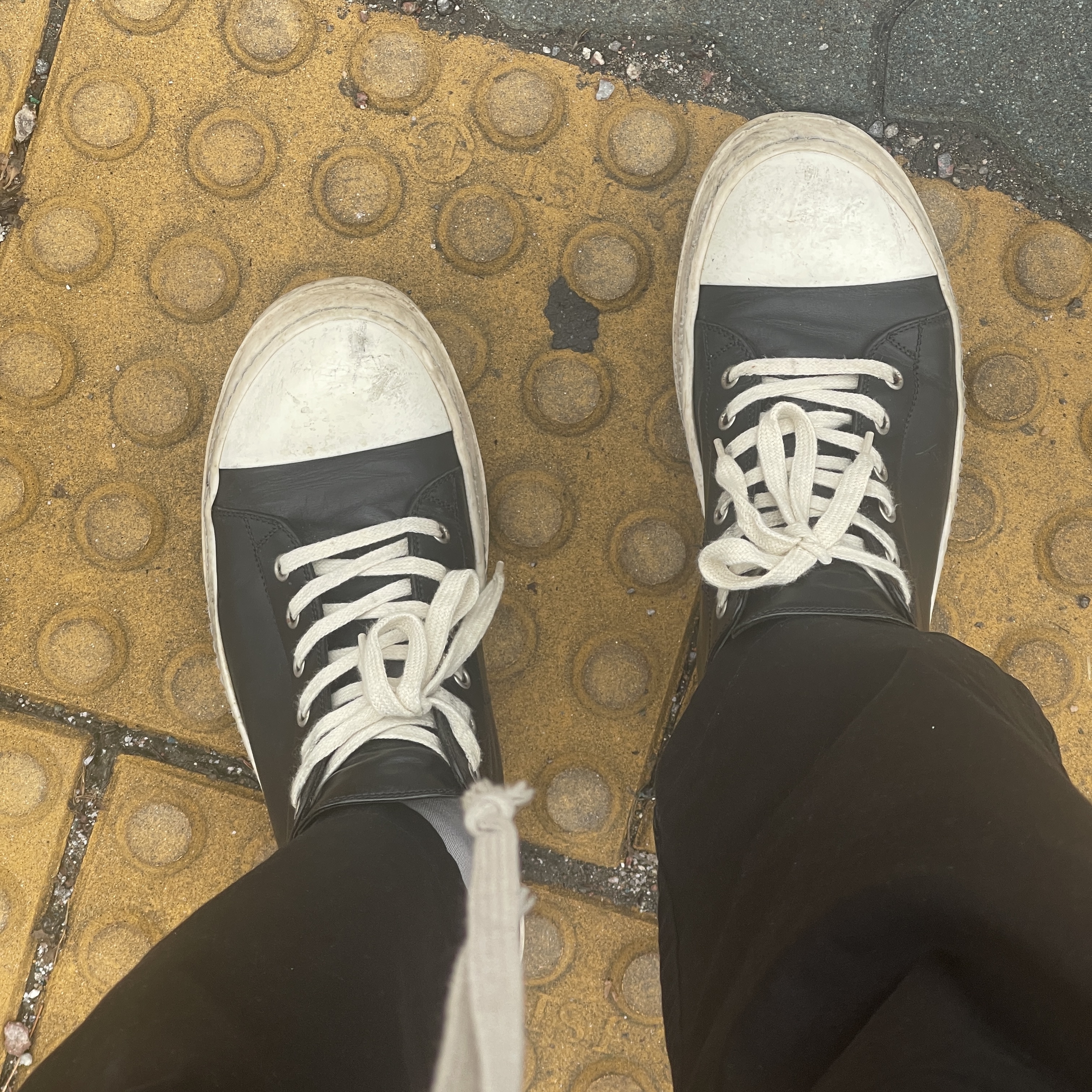 Rick Owens Drkshdw Abstract Low Sneakers Black Milk 착용 스타일