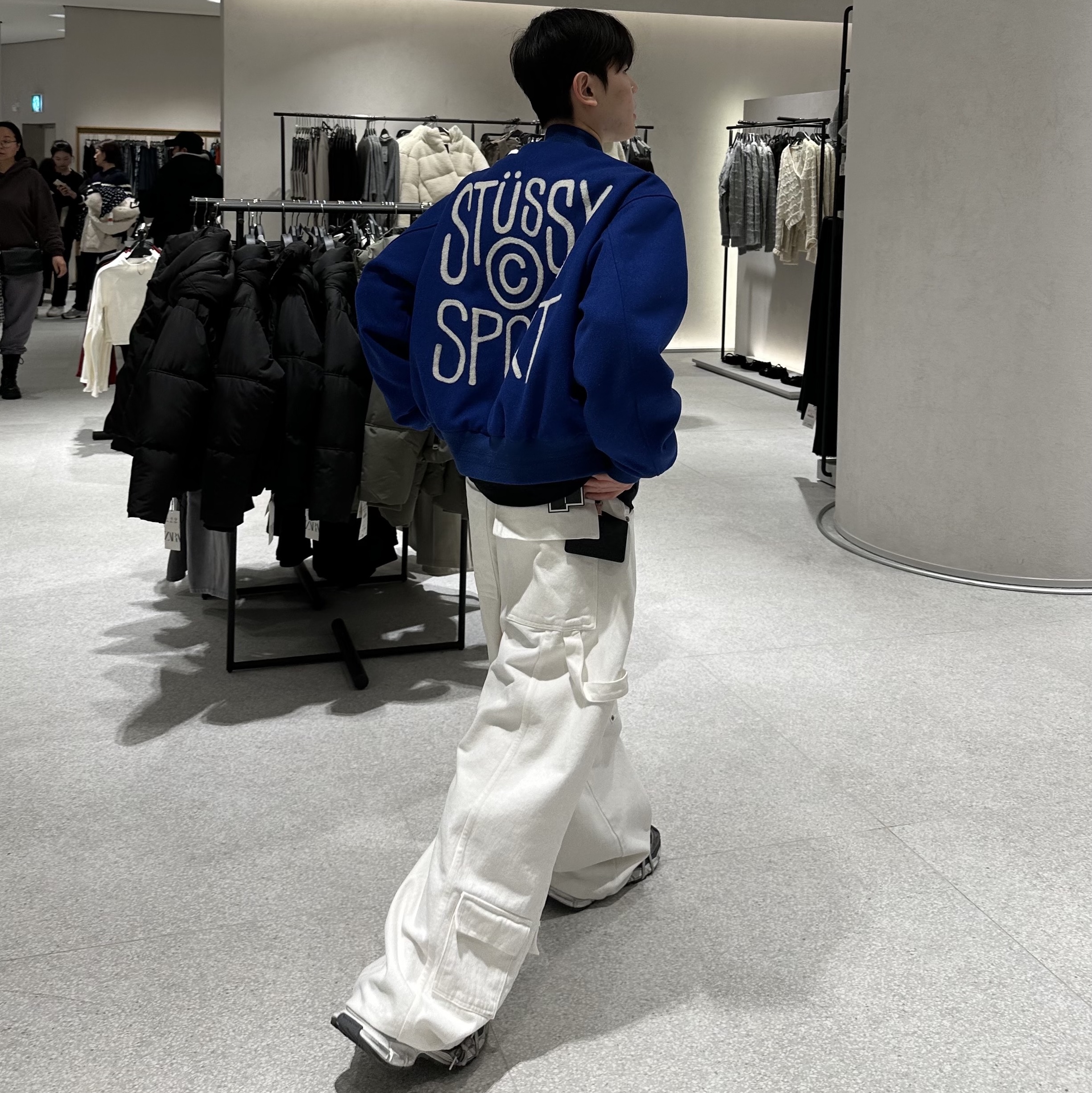 Stussy Sport Melton Varsity Jacket Royal, Balenciaga 3XL Sneakers Grey White Red 착용 스타일 - 2