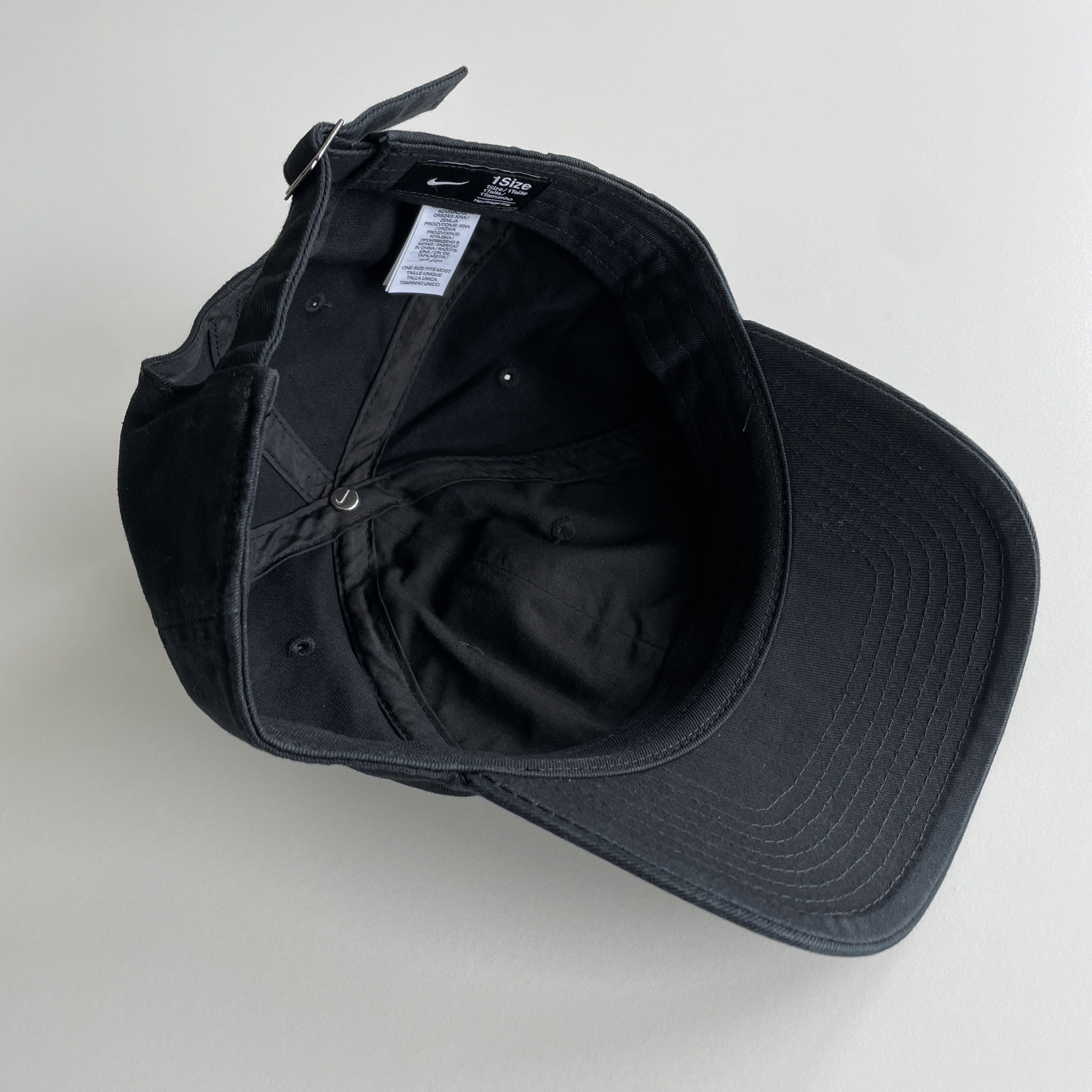 Nike Heritage 86 Futura Washed Cap Black White 착용 스타일 - 3