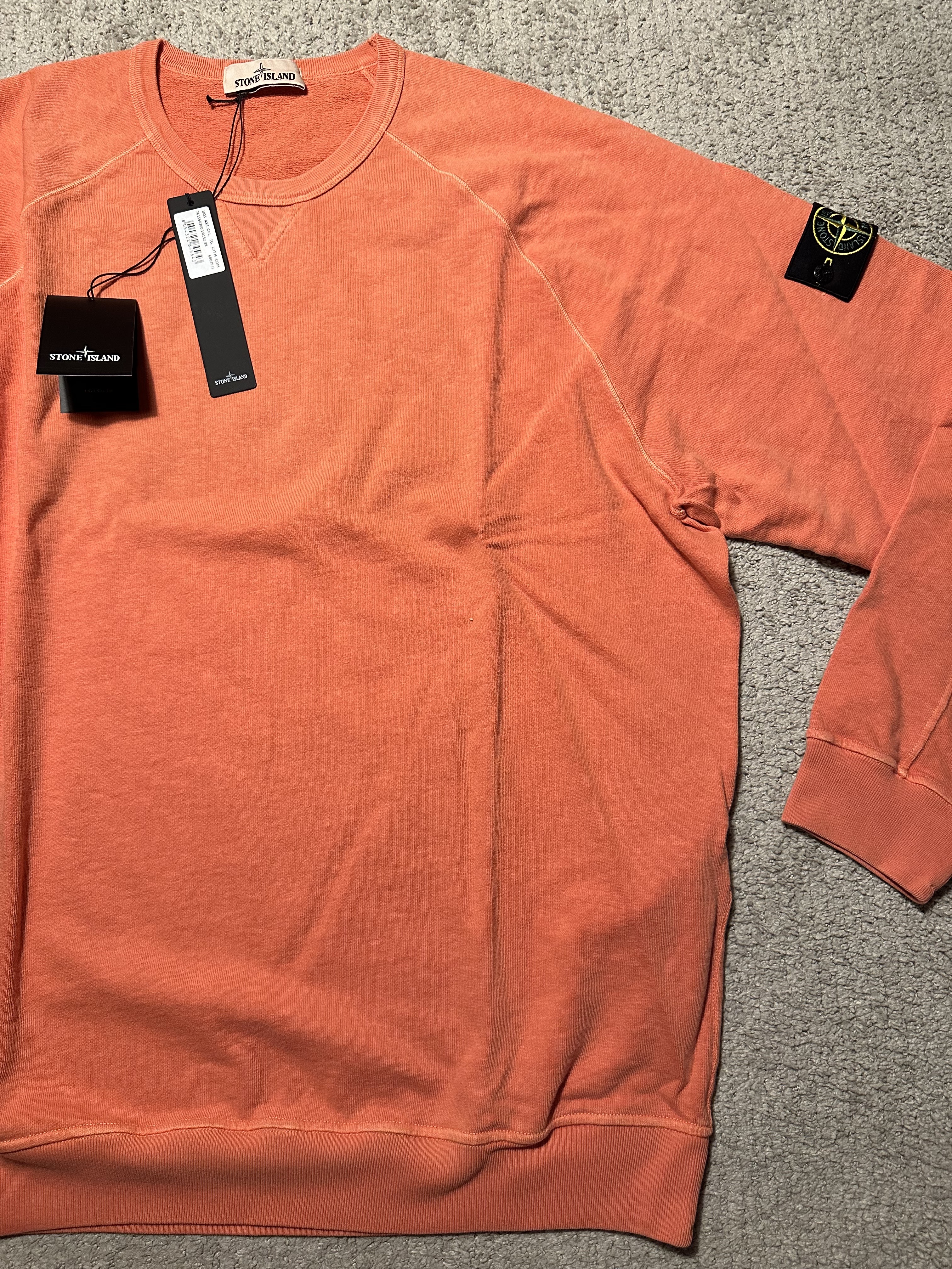 Stone Island 66360 Garment Dyed Malfile Fleece Crewneck Sweatshirt Orange - 22SS 착용 스타일 - 2