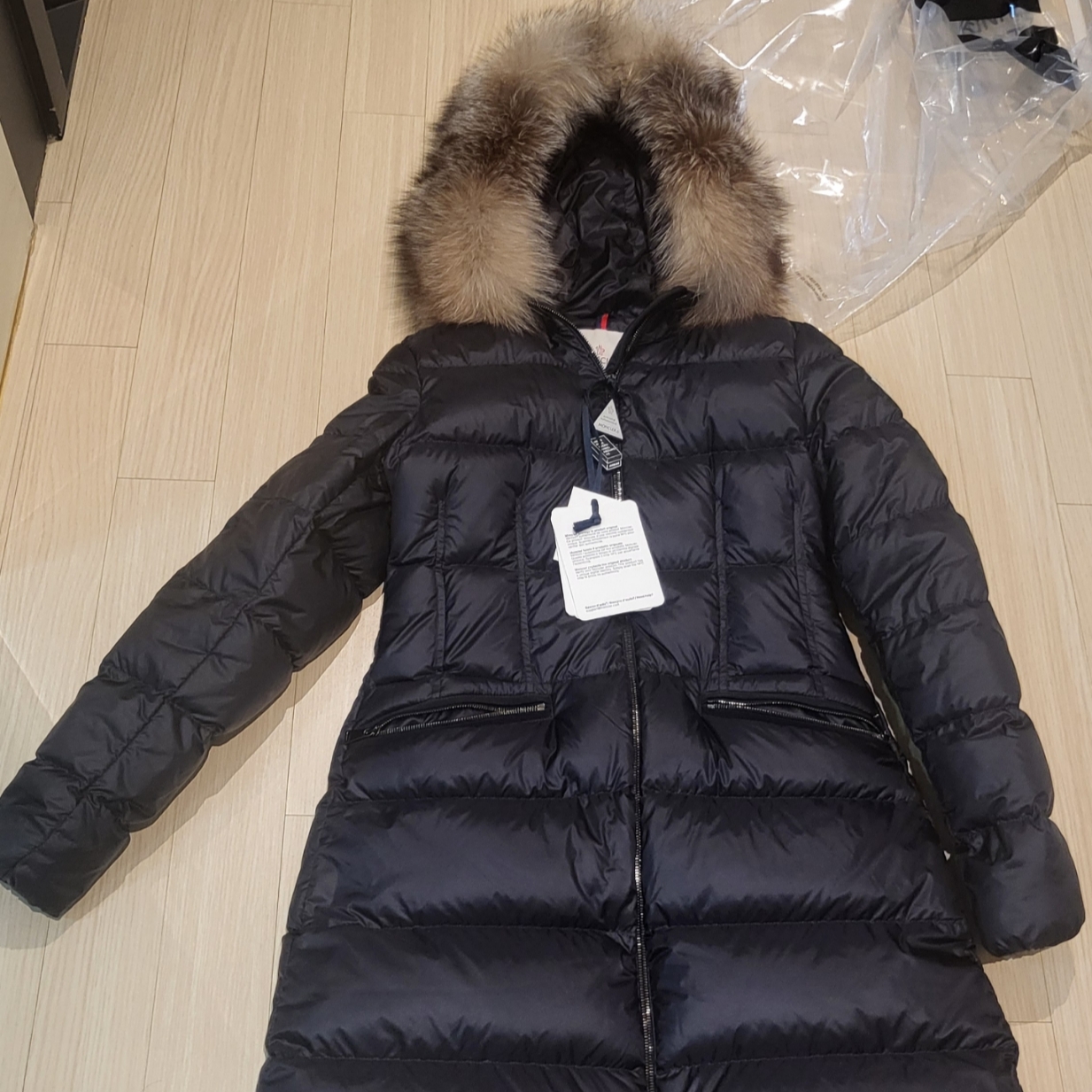 (W) Moncler Boedic Long Down Jacket Black - 23FW 착용 스타일
