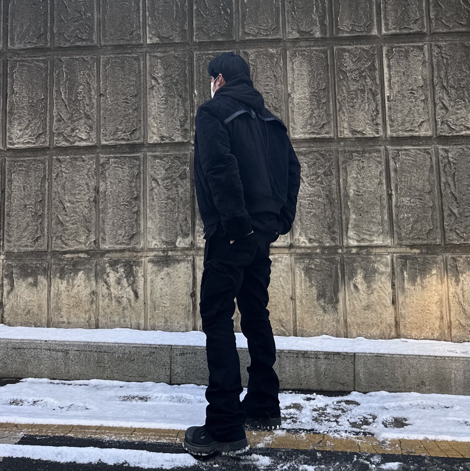 Undermycar x Emostanceclub Aknosom Leather Paneled Velour Bomber Black Iris - 23FW 착용 스타일 - 2