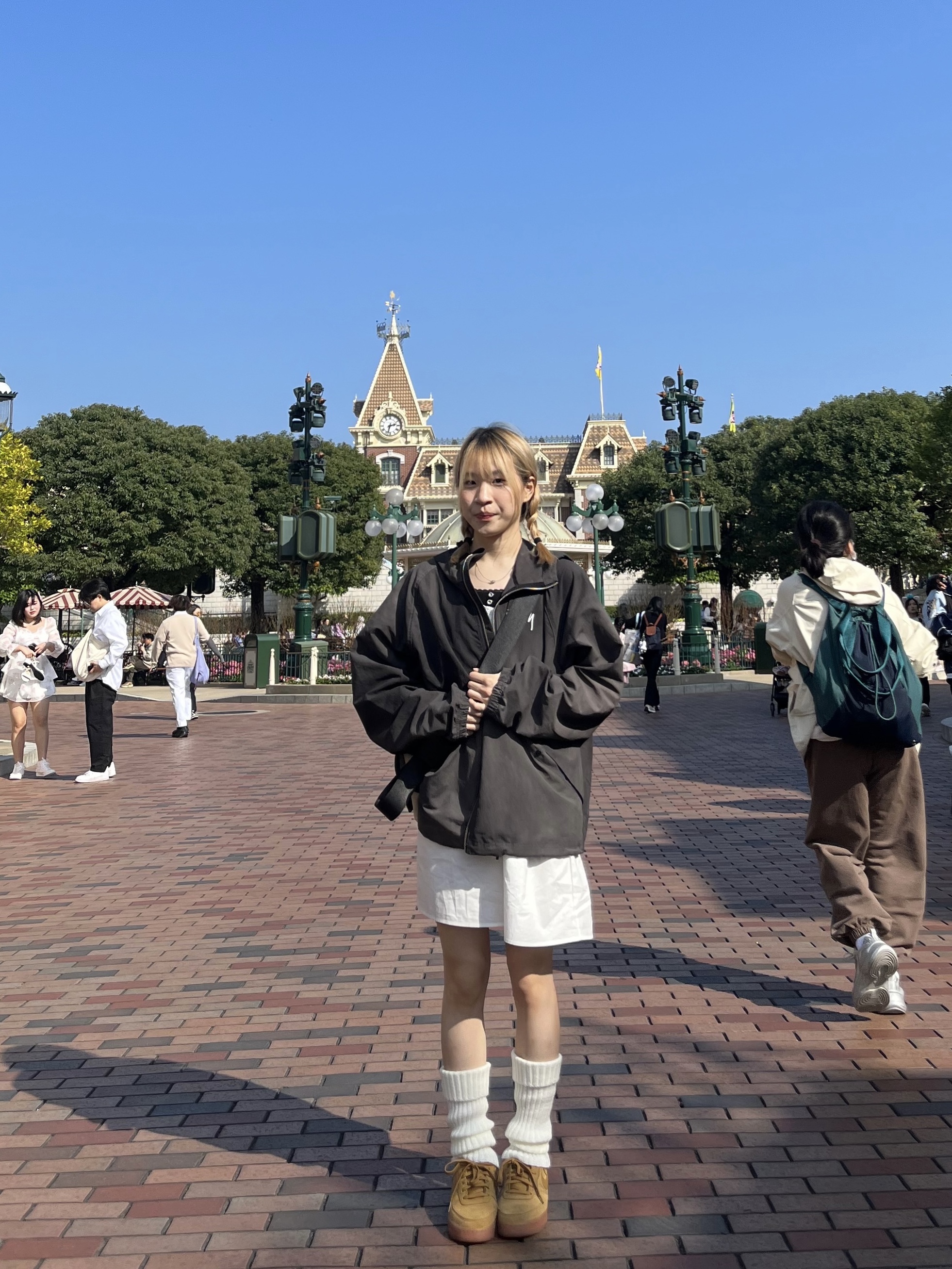 Stussy Wave Dye Beach Shell Jacket Black, (GS) Nike Air Force 1 LV8 3 Wheat 착용 스타일