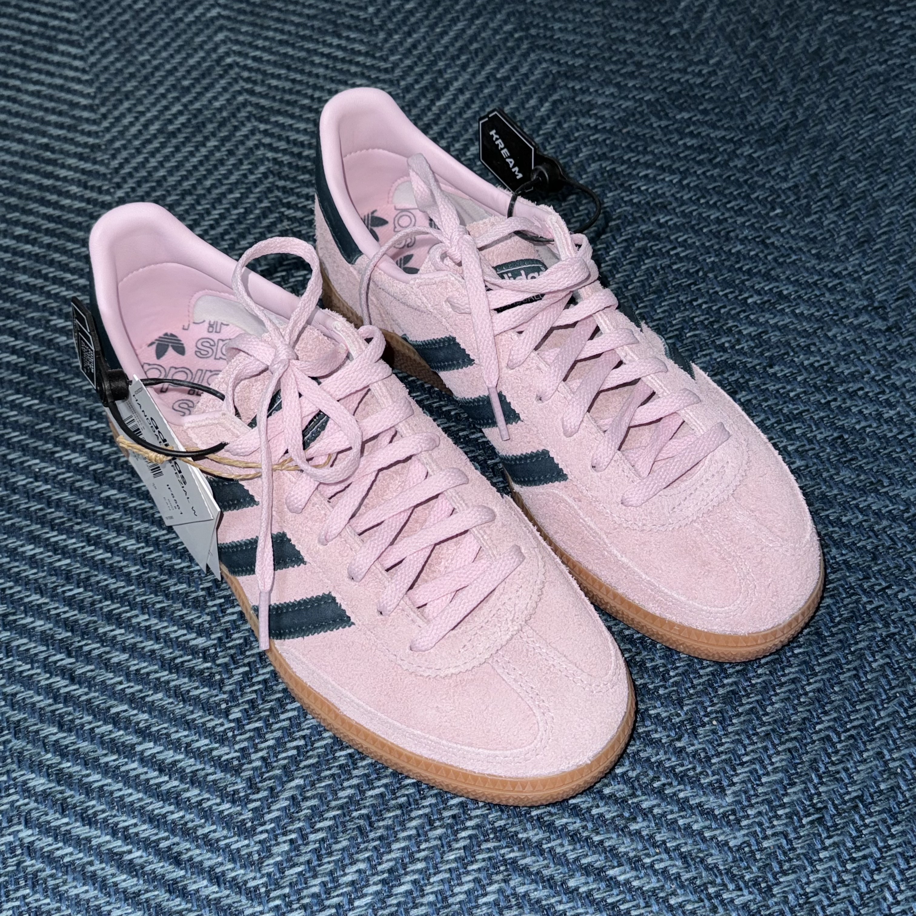 (W) Adidas Spezial Handball Clear Pink 착용 스타일 - 1