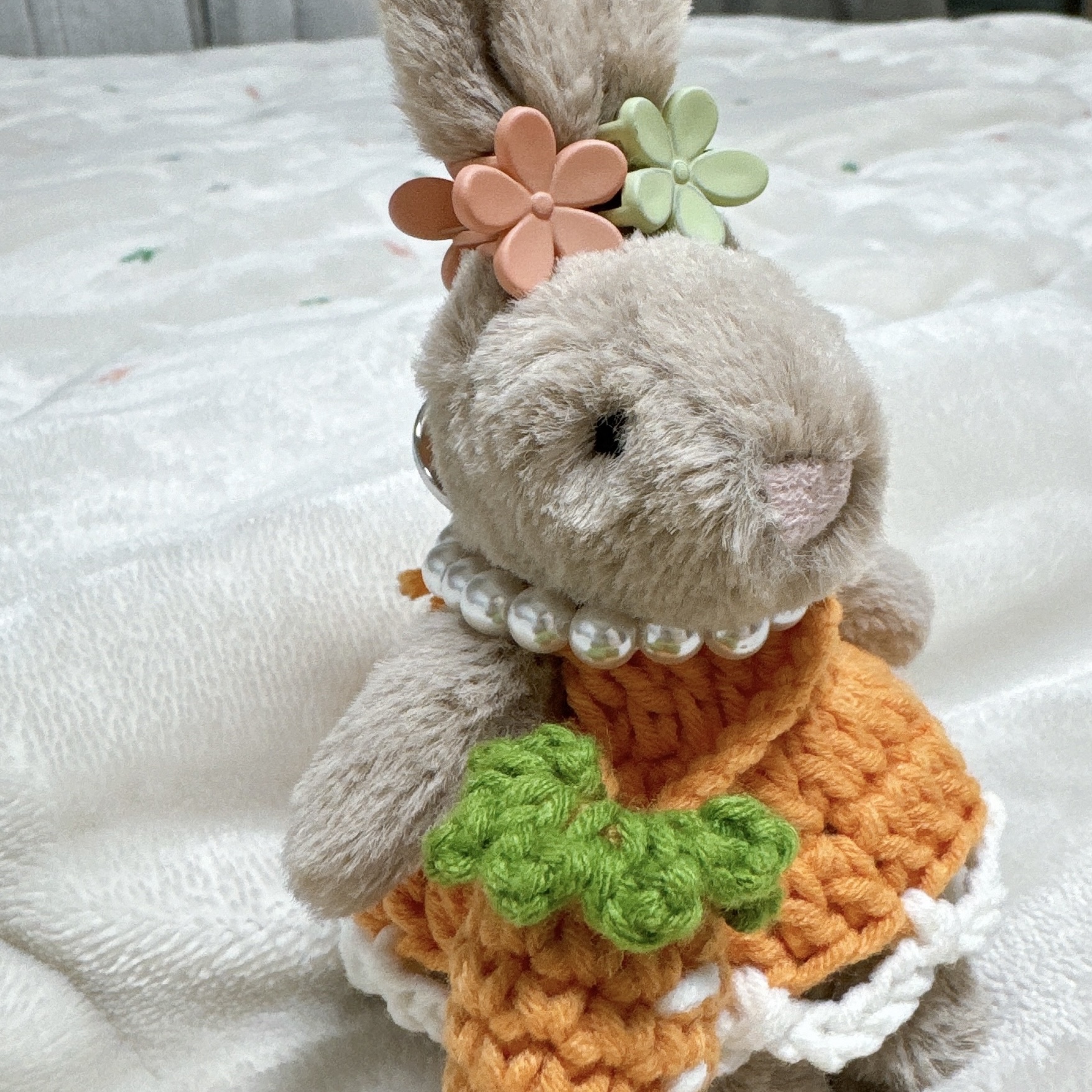 Jellycat Bashful Bunny Bag Charm Beige 착용 스타일 - 1