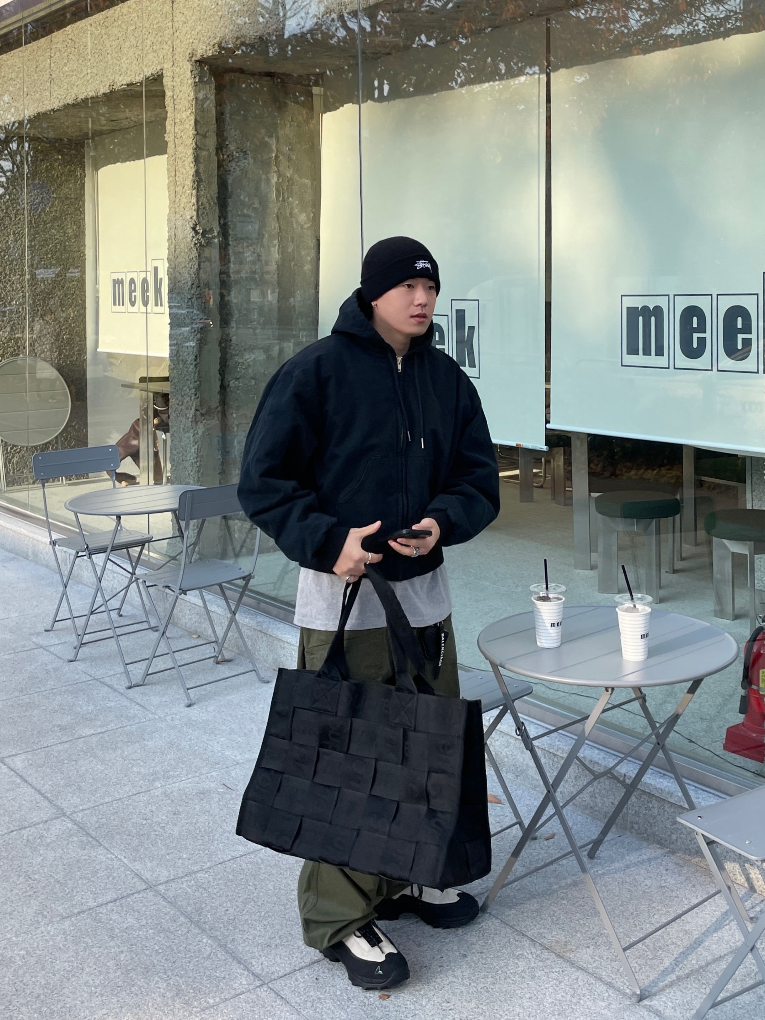 Supreme Woven Large Tote Black - 23SS, Stussy Stock Cuff Beanie Black 착용 스타일 - 1