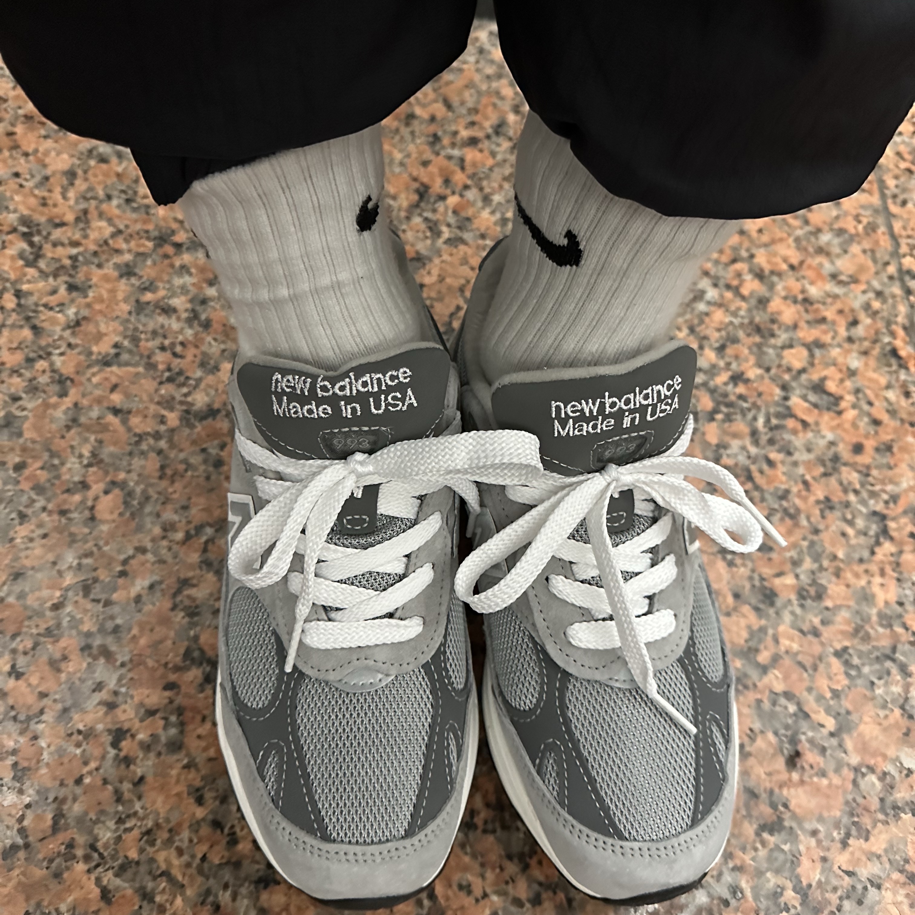 (W) New Balance 993 Made in USA Grey - B Standard 착용 스타일