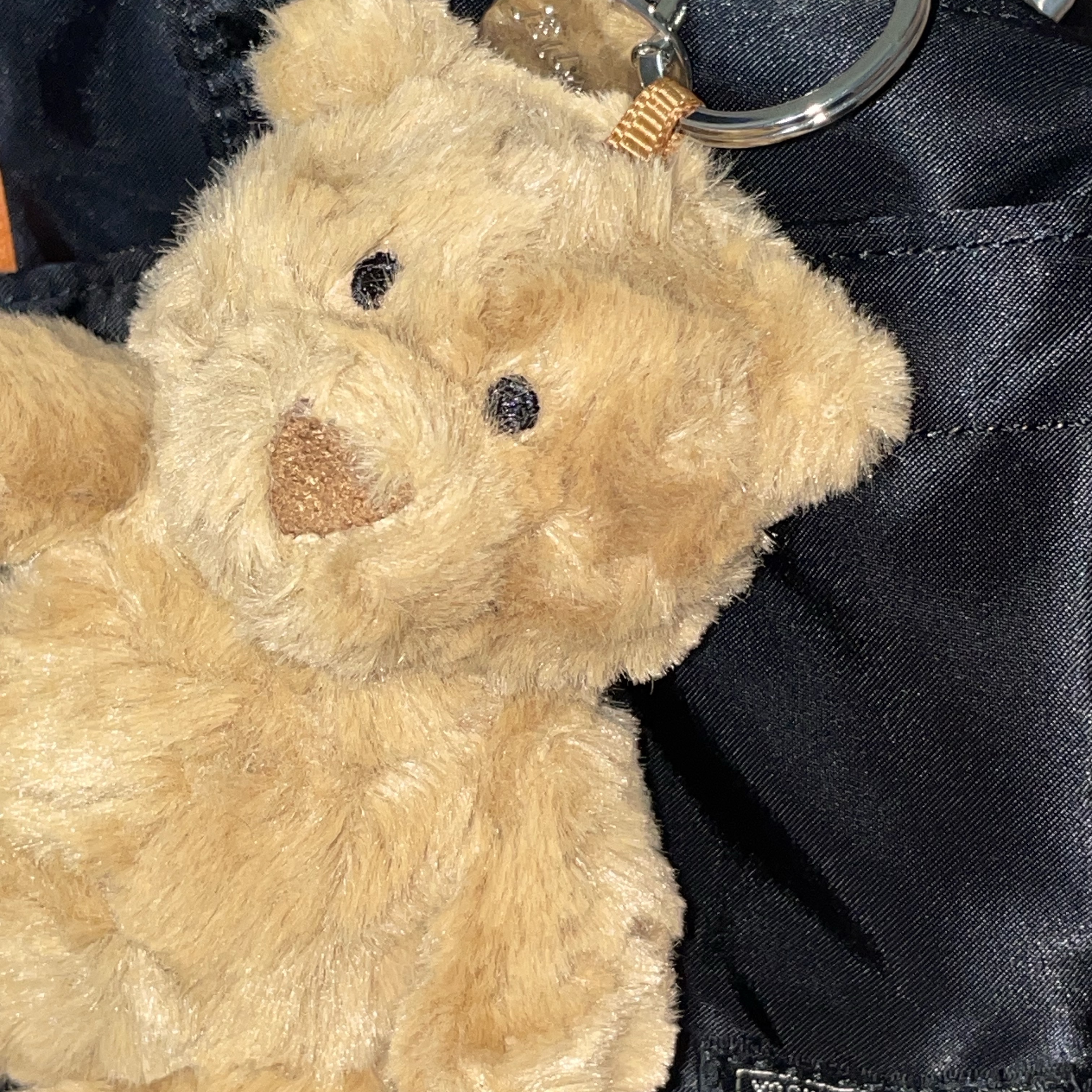 Jellycat Bartholomew Bear Bag Charm Brown 착용 스타일